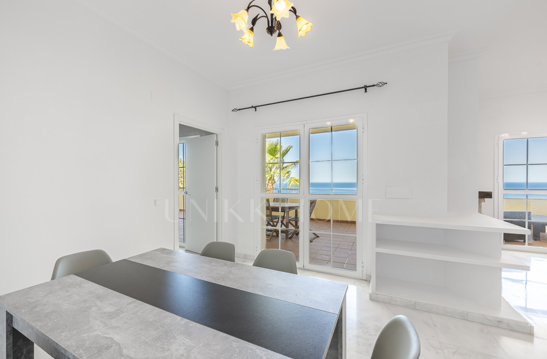 FIRST FLOOR APARTMENT WITH PANORAMIC VIEWS IN MANILVA! Great Opportunity on the COSTA DEL SOL!