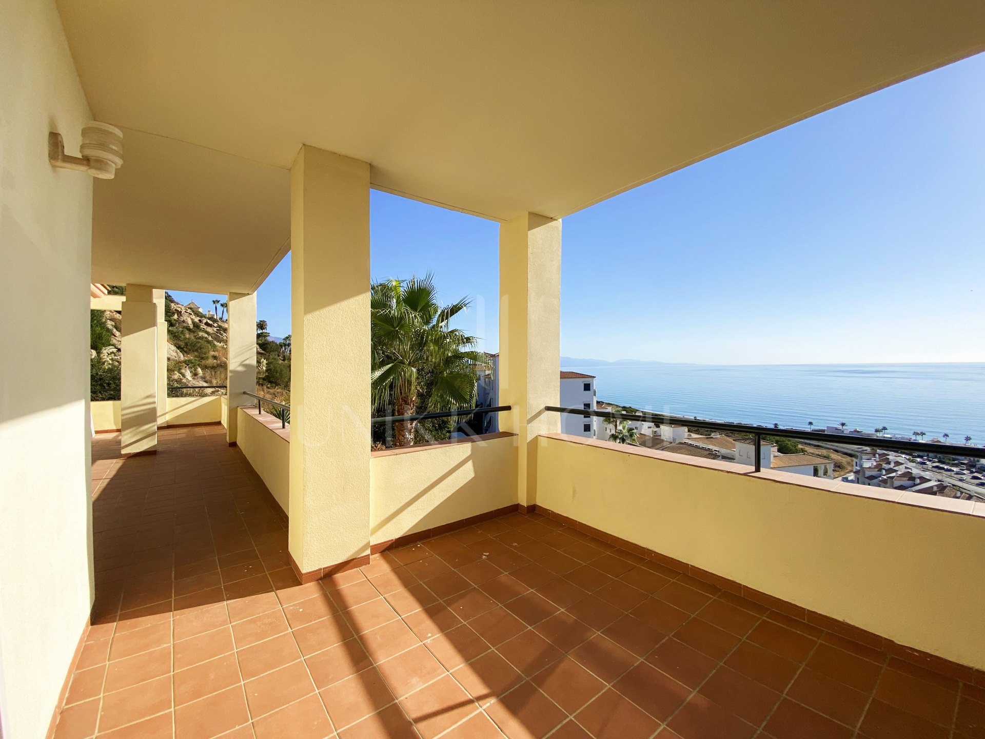 APARTAMENTO PRIMERA PLANTA CON VISTAS PANORAMICAS EN MANILVA! Gran Oportunidad en la COSTA DEL SOL!
