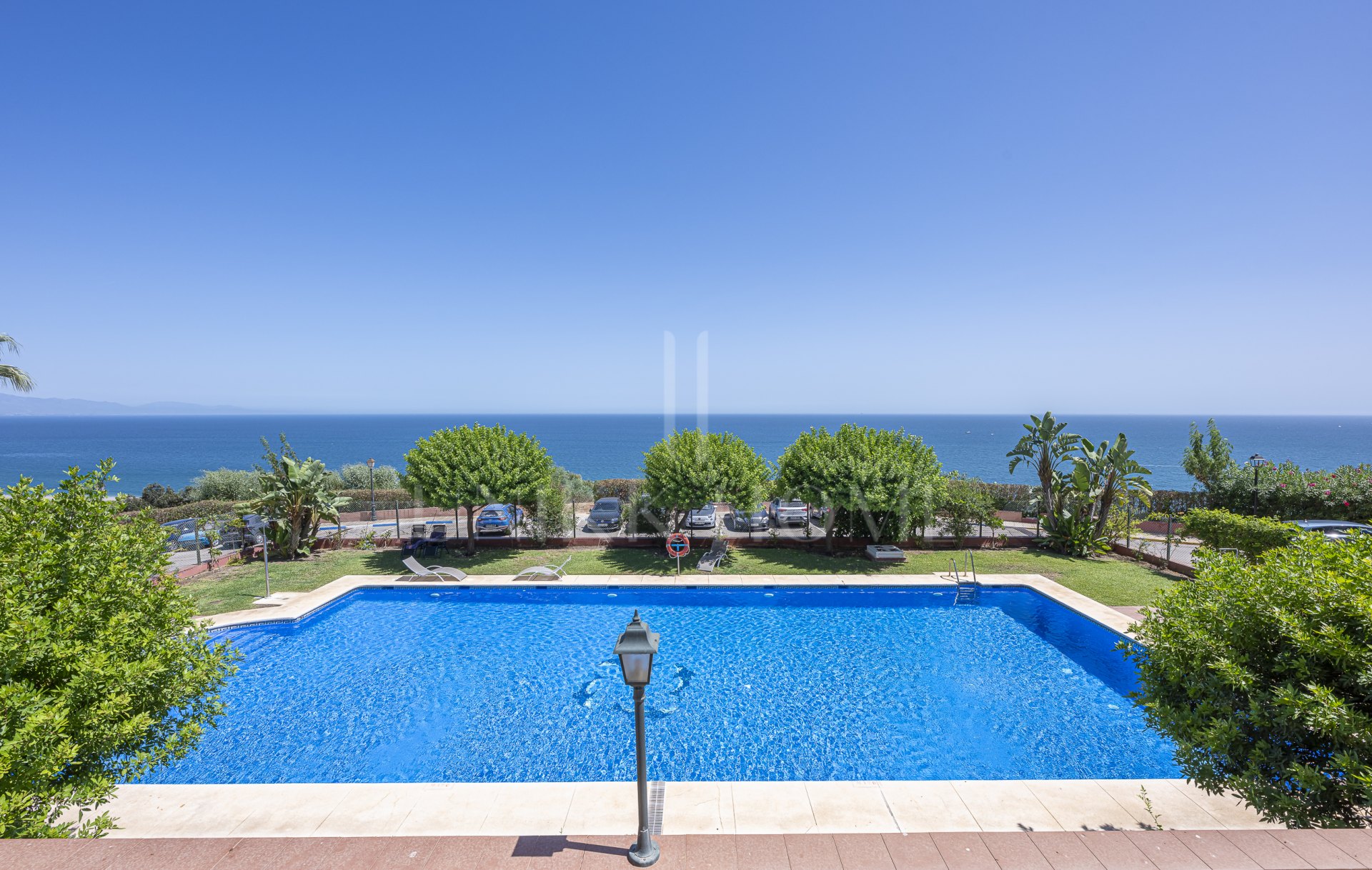FIRST FLOOR APARTMENT WITH PANORAMIC VIEWS IN MANILVA! Great Opportunity on the COSTA DEL SOL!