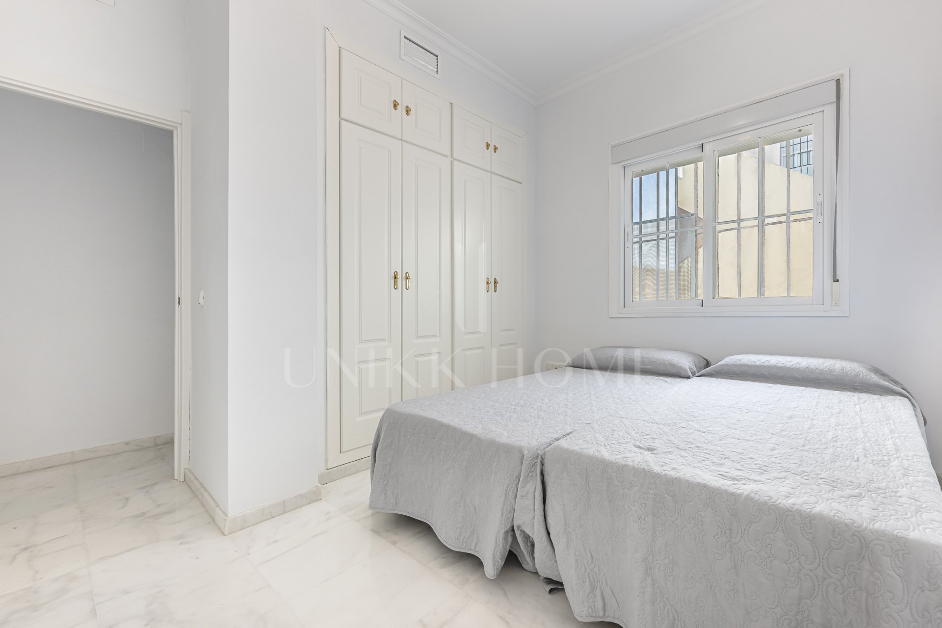 FIRST FLOOR APARTMENT WITH PANORAMIC VIEWS IN MANILVA! Great Opportunity on the COSTA DEL SOL!