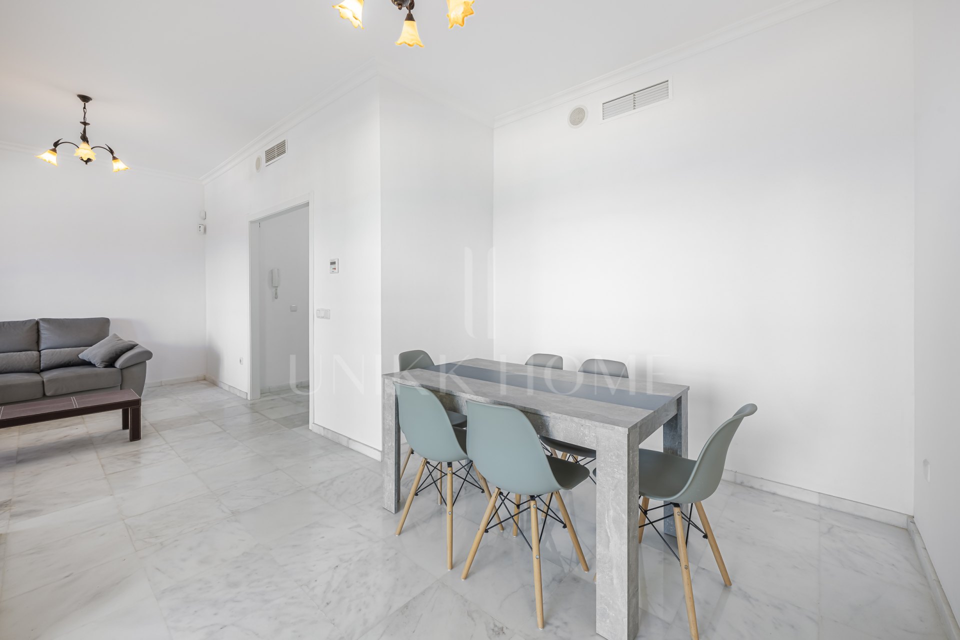 FIRST FLOOR APARTMENT WITH PANORAMIC VIEWS IN MANILVA! Great Opportunity on the COSTA DEL SOL!