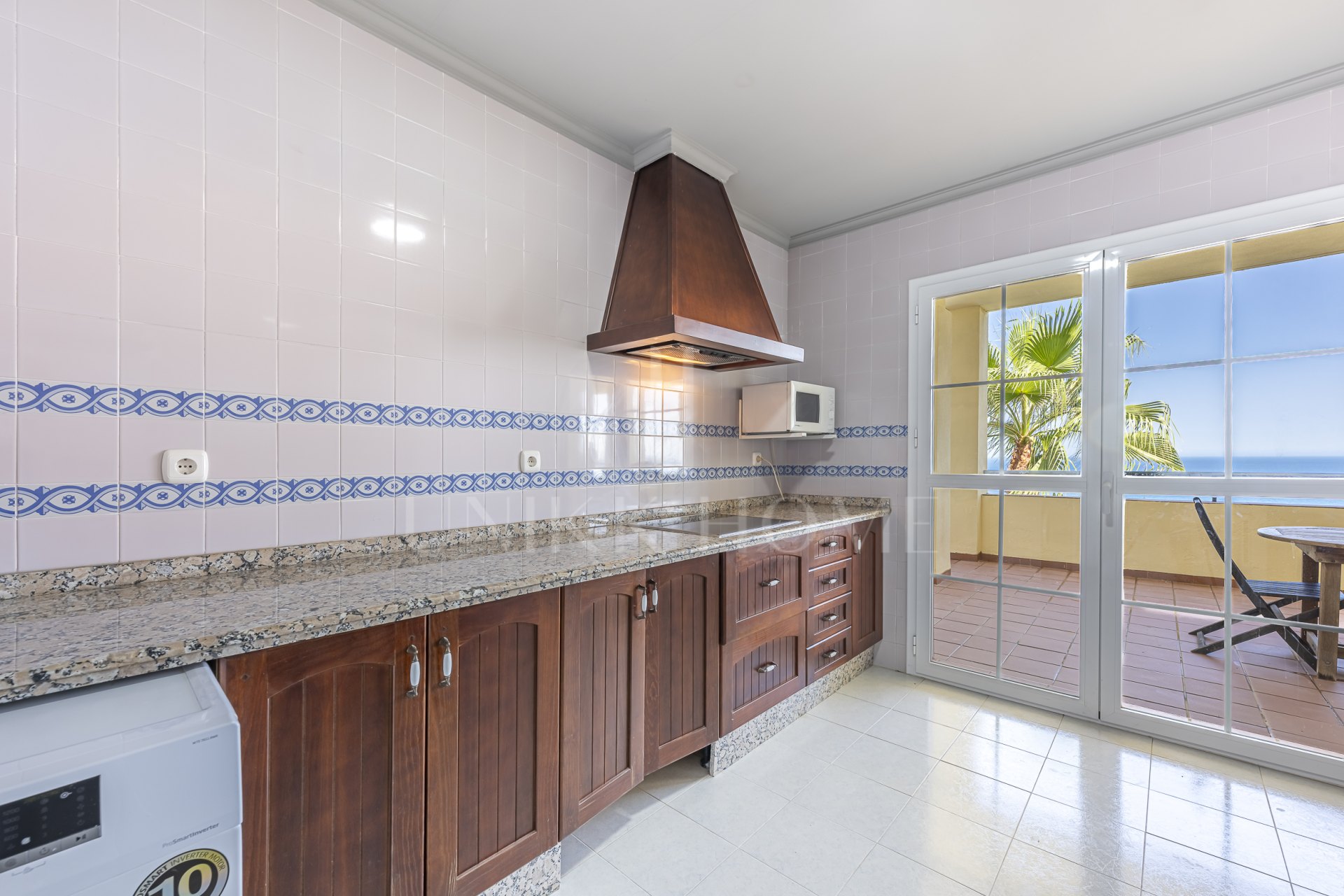 FIRST FLOOR APARTMENT WITH PANORAMIC VIEWS IN MANILVA! Great Opportunity on the COSTA DEL SOL!