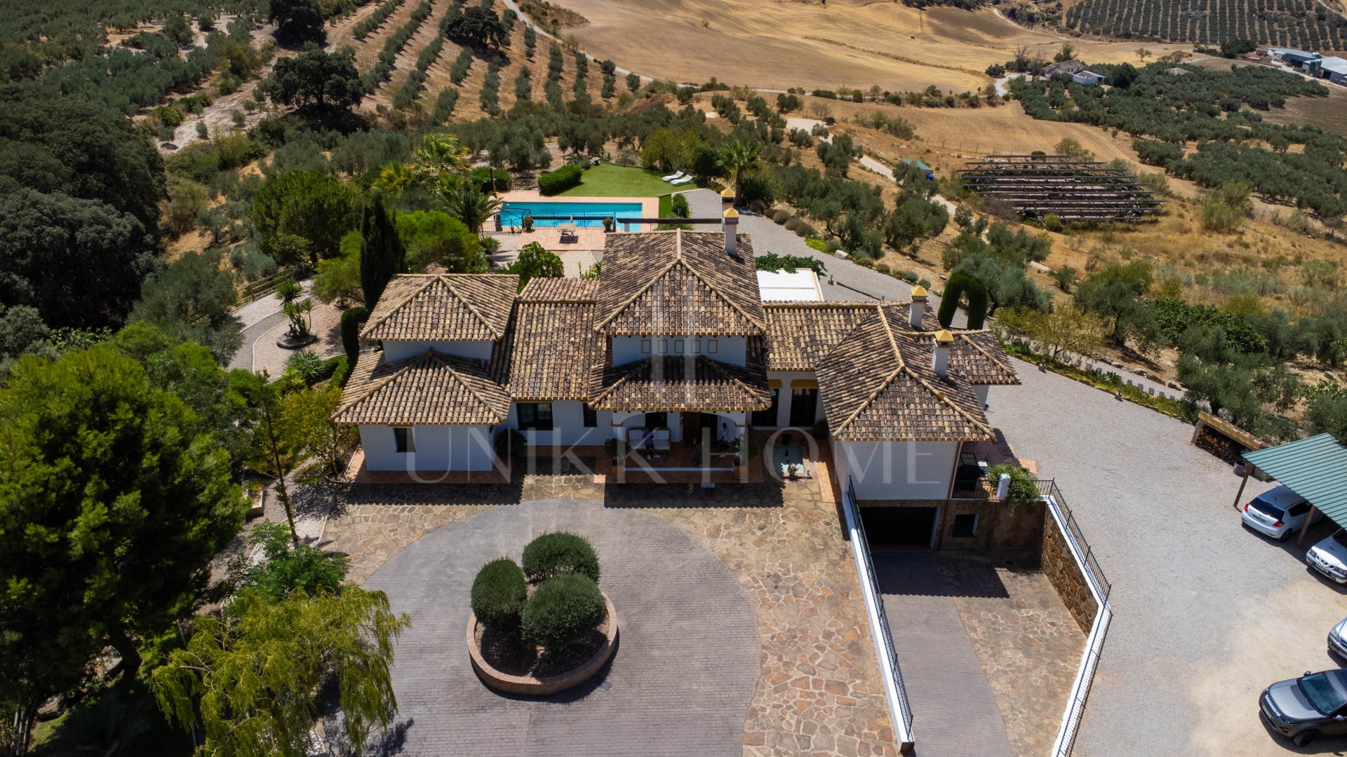 Espectacular villa en Villanueva de la concepcion con impresionantes vistas y piscina