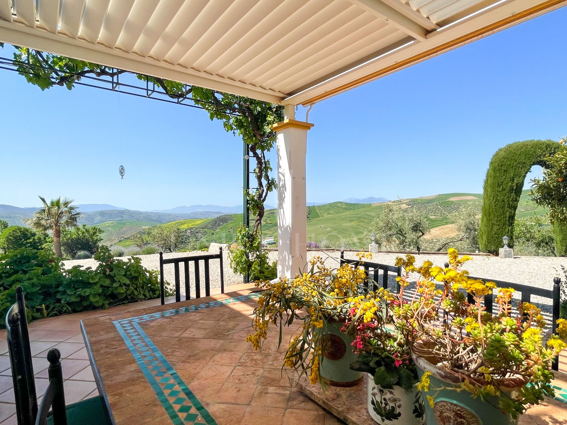 Espectacular villa en Villanueva de la concepcion con impresionantes vistas y piscina