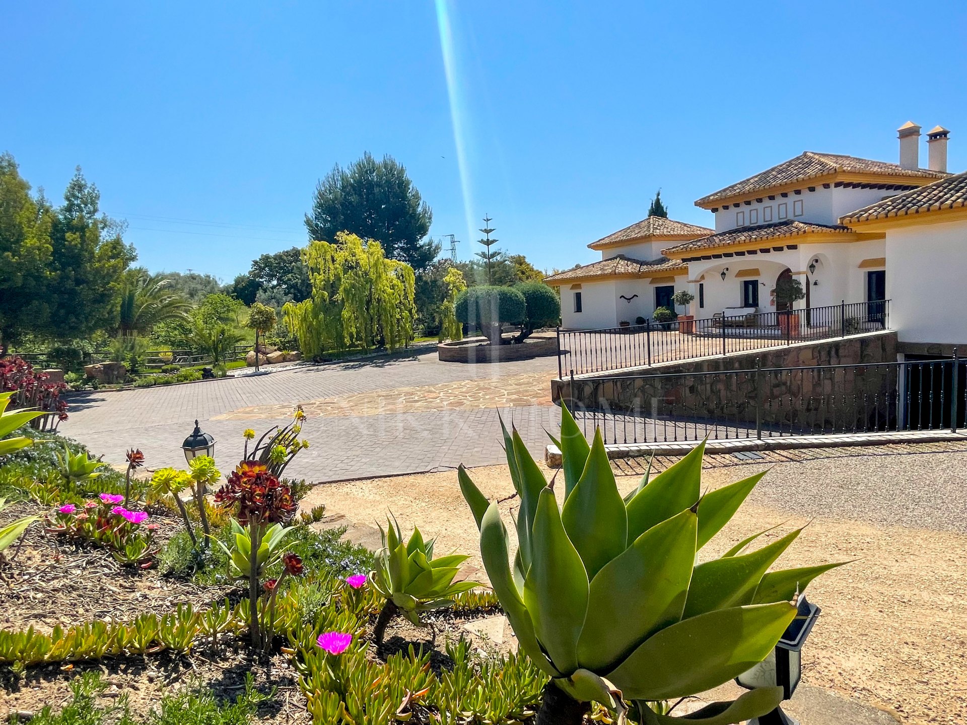 Espectacular villa en Villanueva de la concepcion con impresionantes vistas y piscina