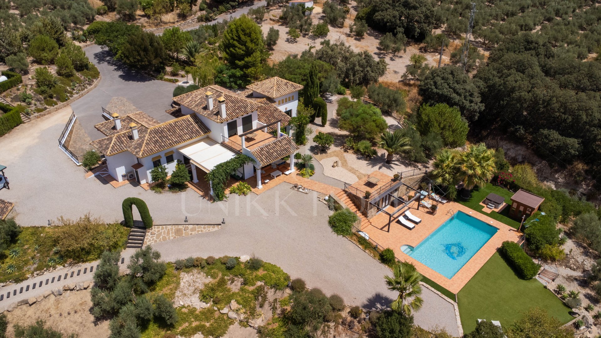 Espectacular villa en Villanueva de la concepcion con impresionantes vistas y piscina