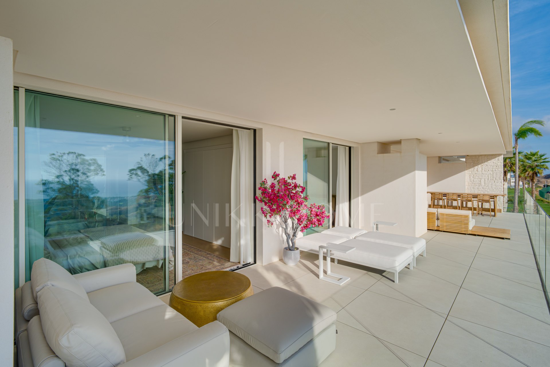 Elegante y nuevo apartamento de dos dormitorios situado en la exclusiva comunidad cerrada de Ocean View Marbella en La Mairena