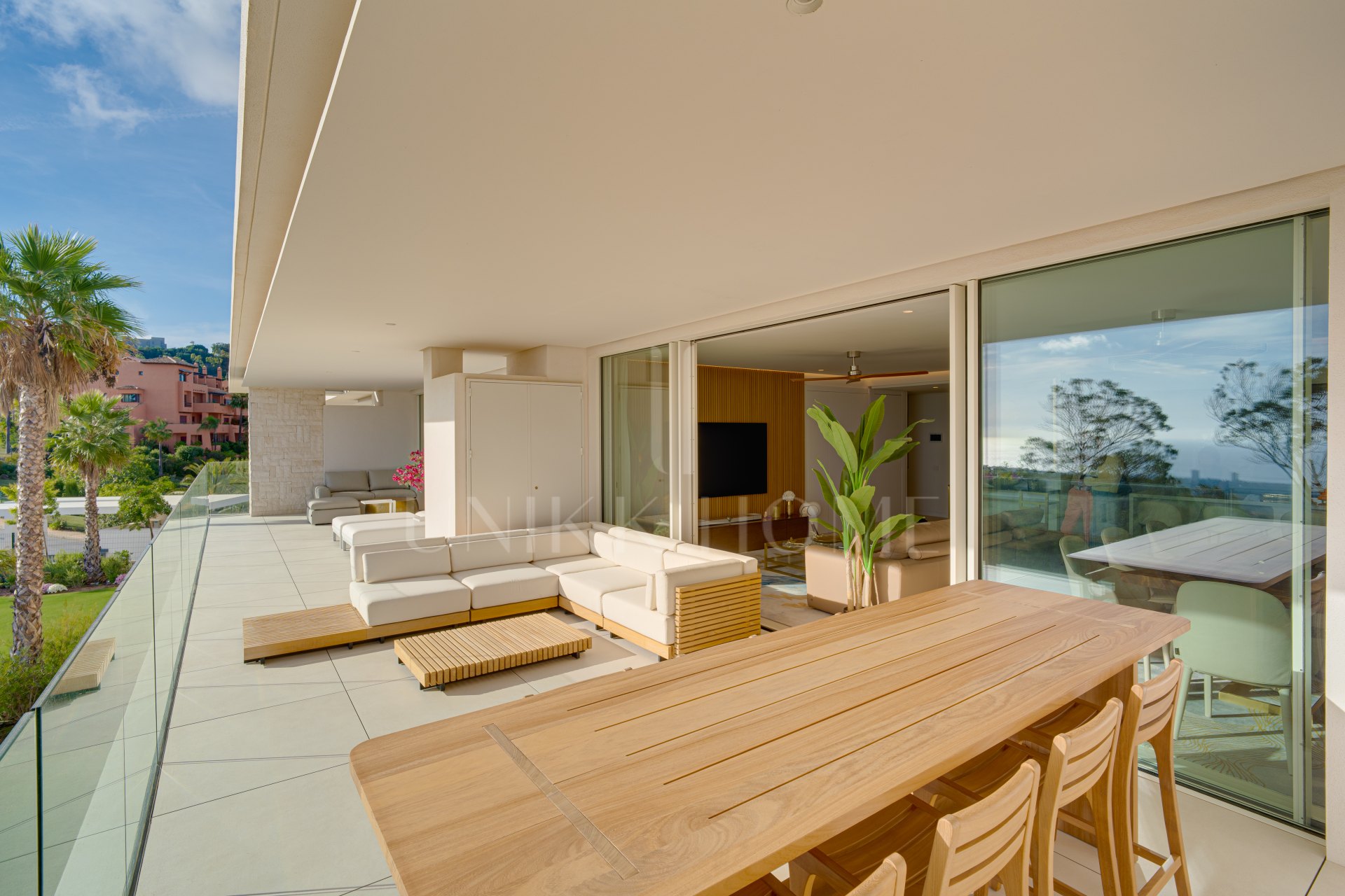 Elegante y nuevo apartamento de dos dormitorios situado en la exclusiva comunidad cerrada de Ocean View Marbella en La Mairena