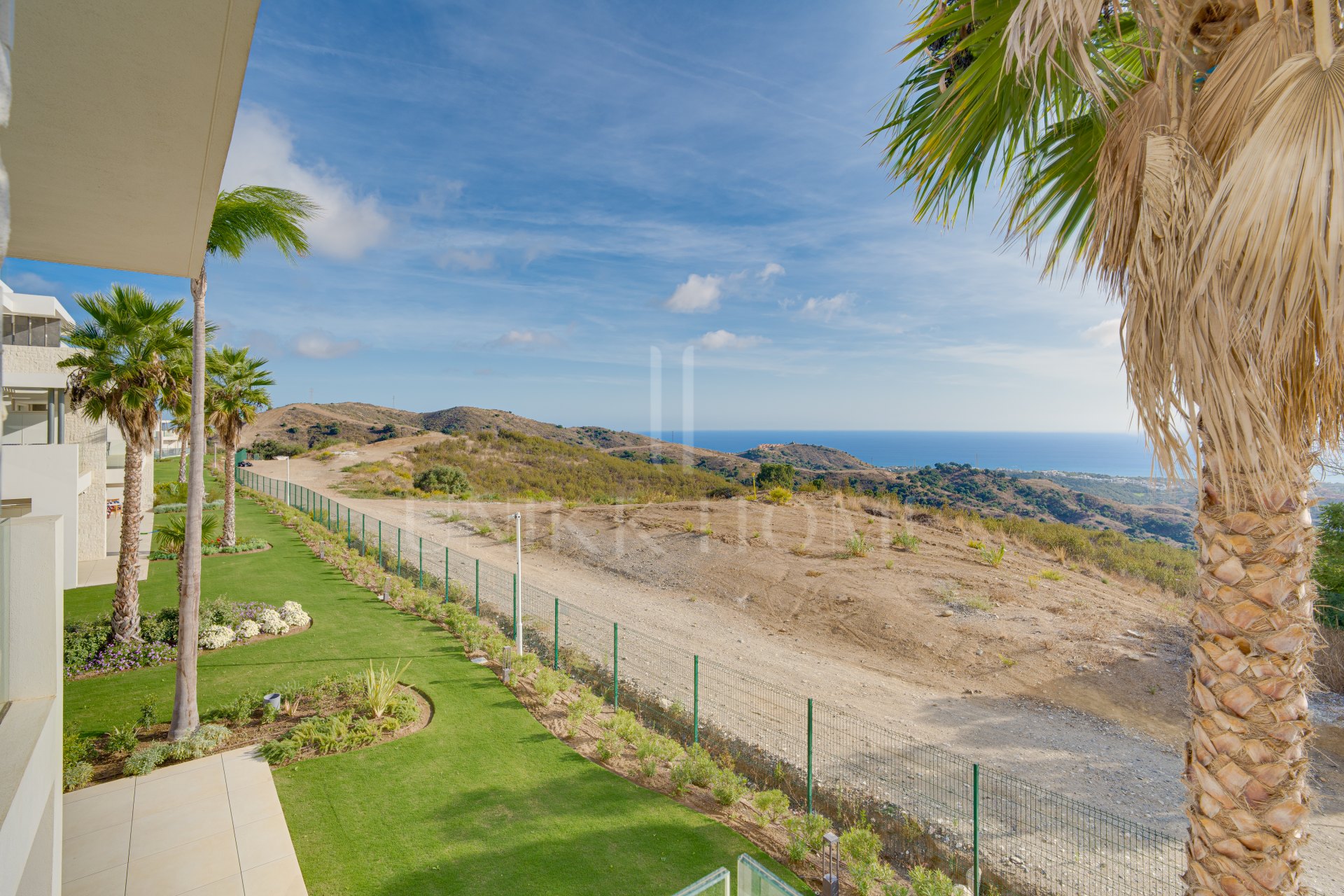 Elegante y nuevo apartamento de dos dormitorios situado en la exclusiva comunidad cerrada de Ocean View Marbella en La Mairena