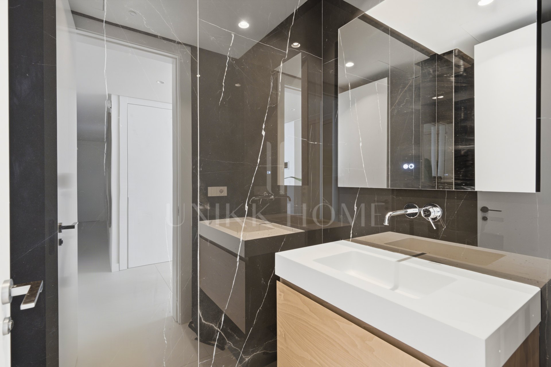 Elegante y nuevo apartamento de dos dormitorios situado en la exclusiva comunidad cerrada de Ocean View Marbella en La Mairena