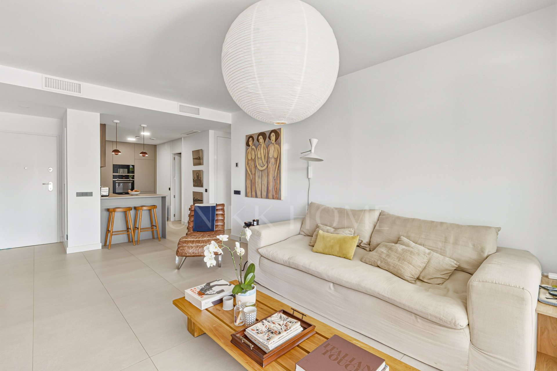 Beautifully designed, two-bedroom ground-floor apartment located in the sought-after Medblue community of Altos de Los Monteros, Marbella