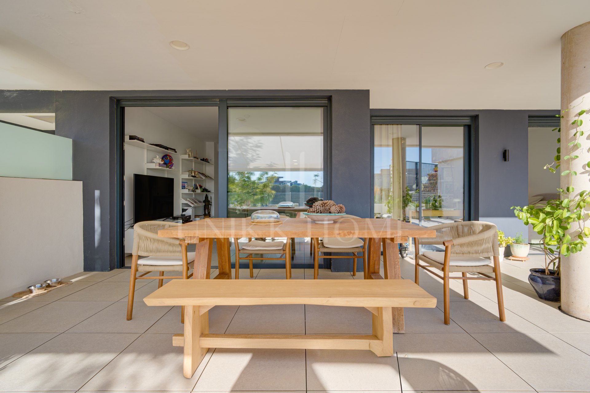 Beautifully designed, two-bedroom ground-floor apartment located in the sought-after Medblue community of Altos de Los Monteros, Marbella