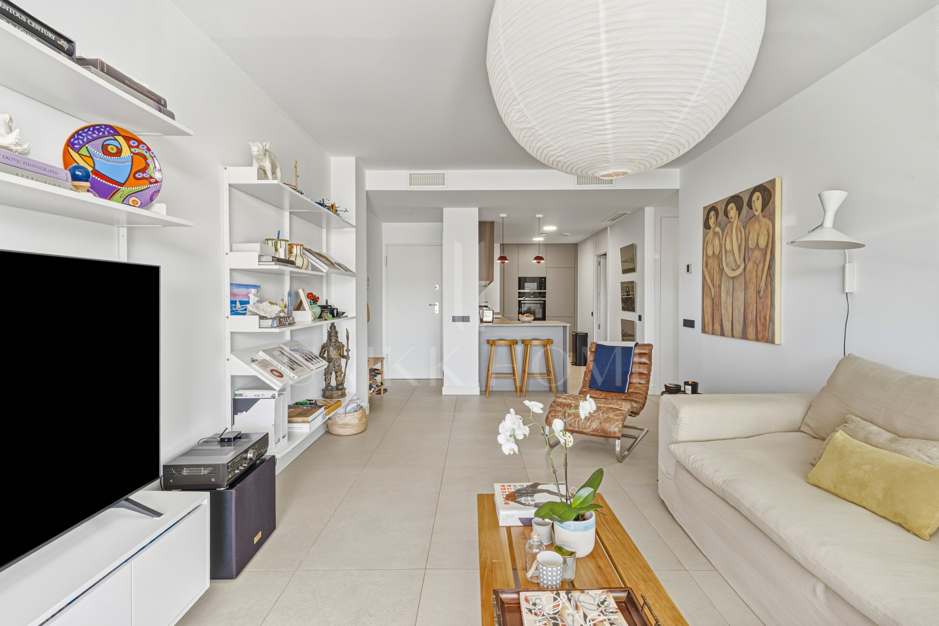 Beautifully designed, two-bedroom ground-floor apartment located in the sought-after Medblue community of Altos de Los Monteros, Marbella