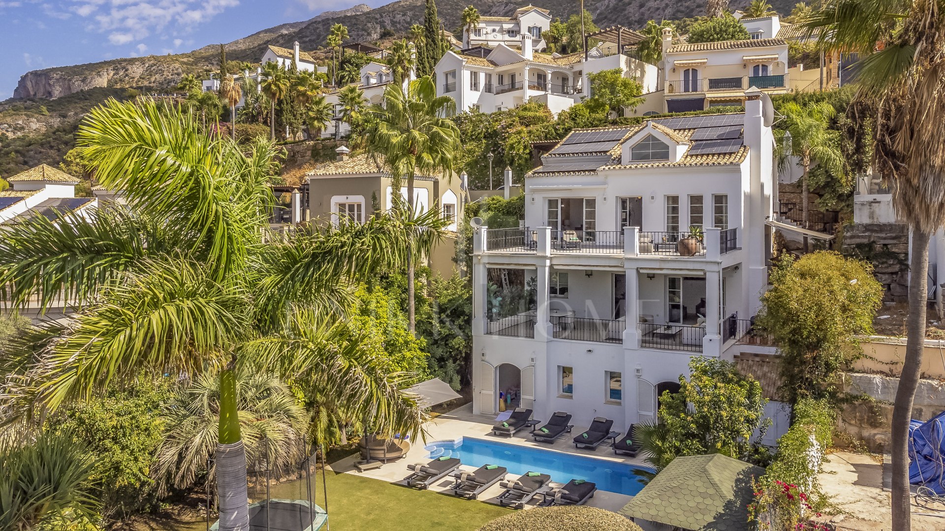 Impresionante Villa totalmente reformada de 4 dormitorios con vistas panorámicas en Sierra Blanca Country Club