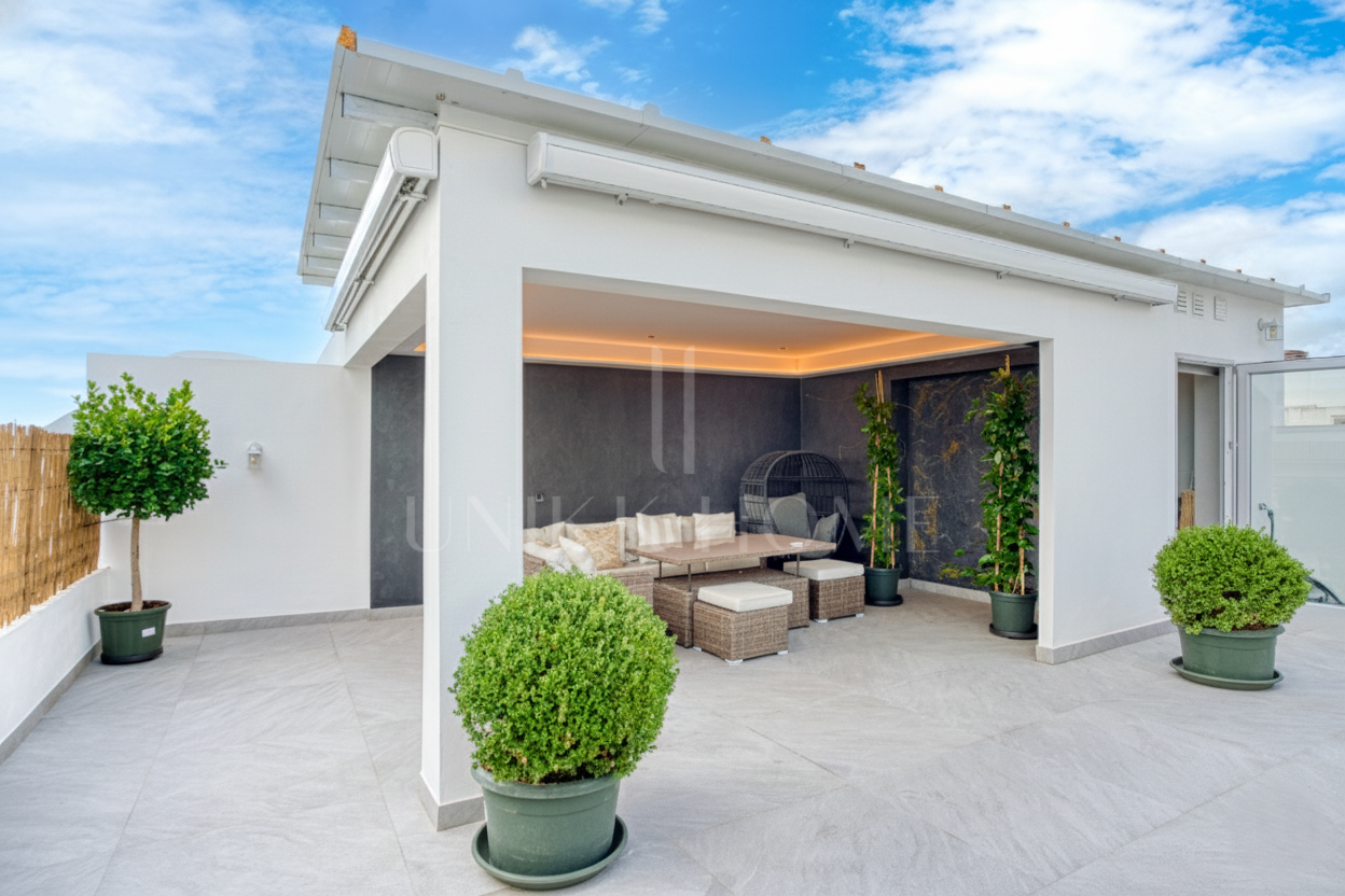 Fantastic east-facing duplex penthouse with solarium and stunning sunset views in La Cala Golf Resort, Mijas Costa