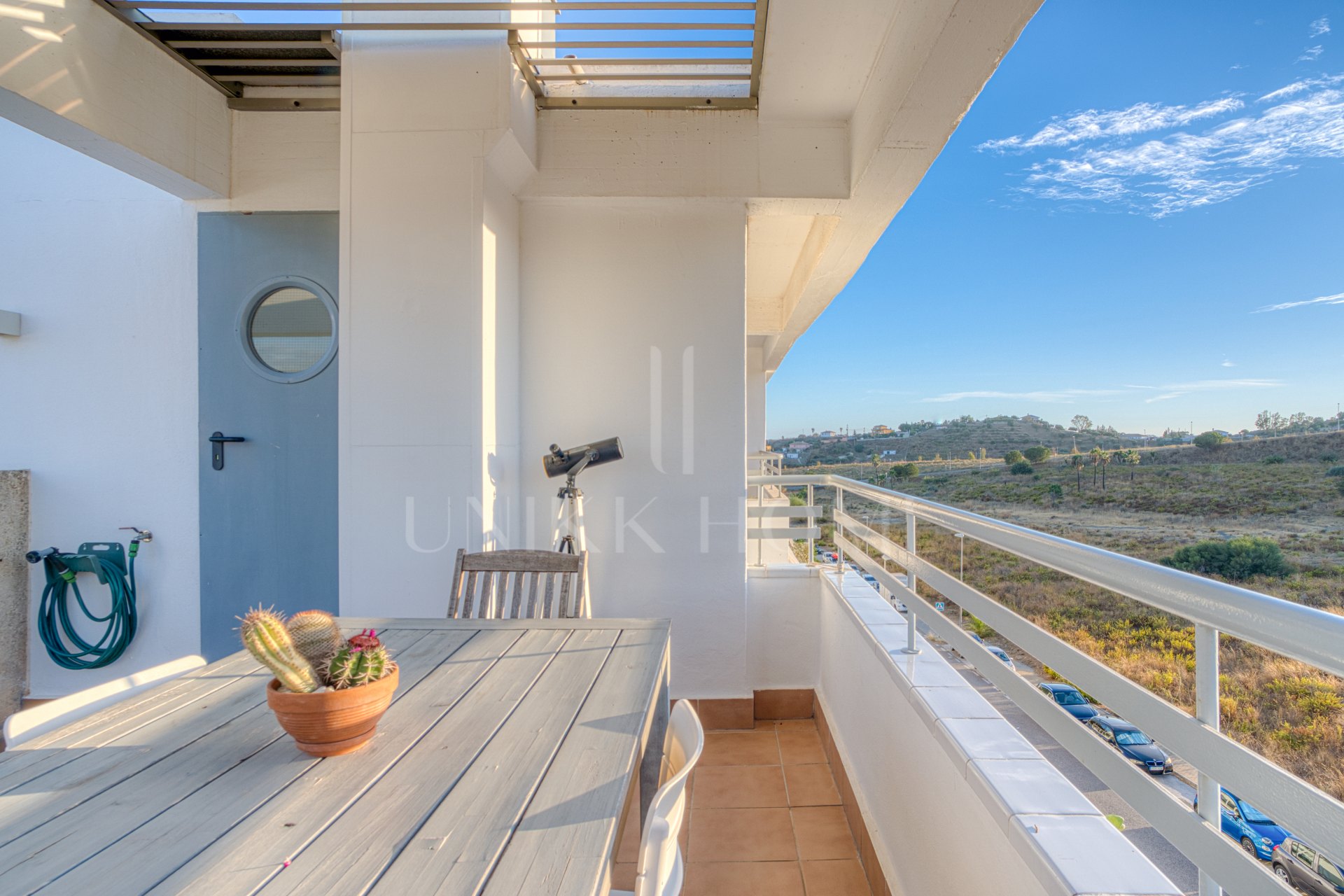 Beautiful west-facing duplex penthouse with solarium and panoramic views in La Cala Golf Resort, Mijas Costa