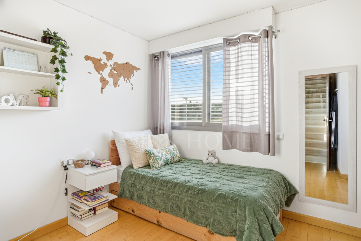 Beautiful west-facing duplex penthouse with solarium and panoramic views in La Cala Golf Resort, Mijas Costa