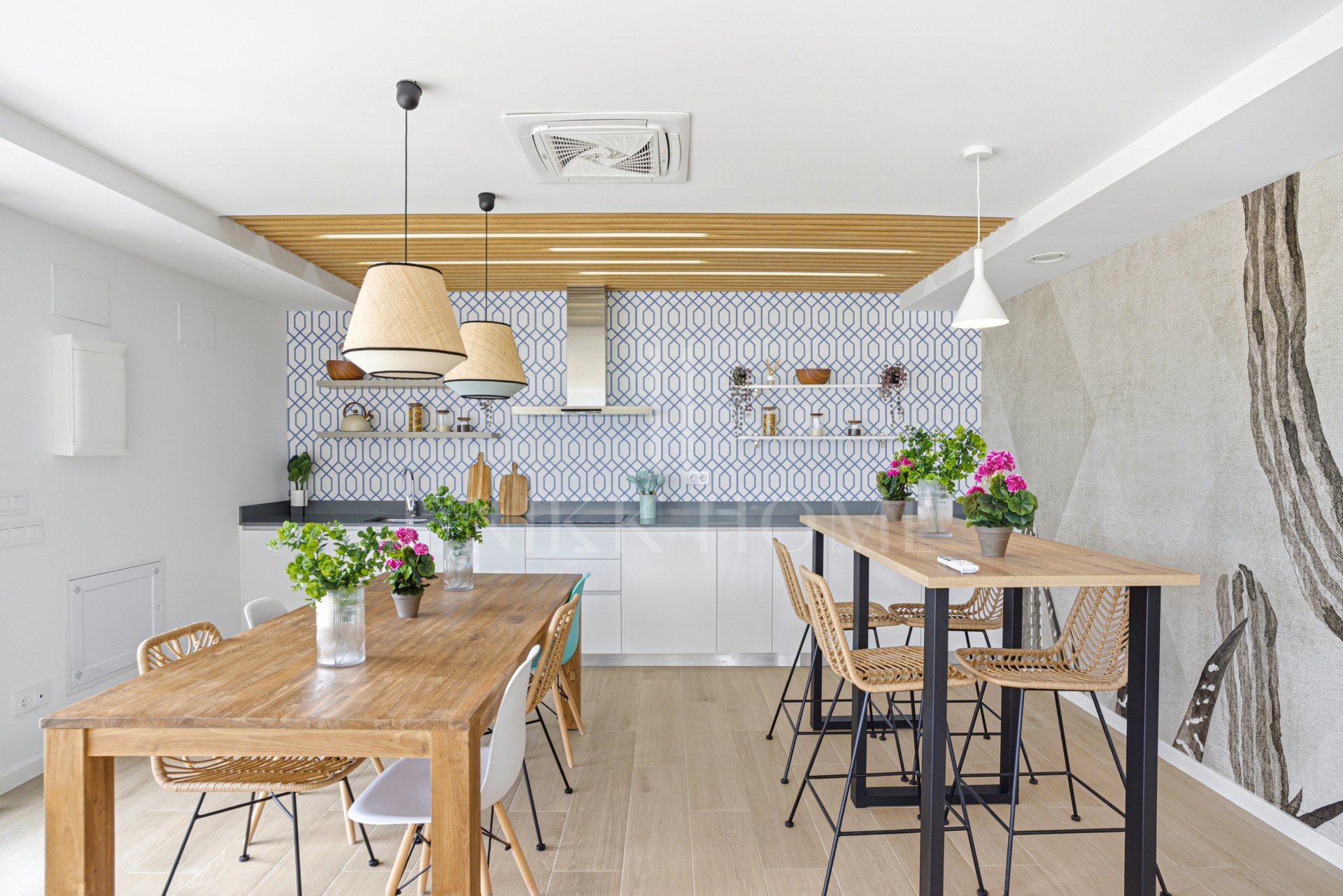 Stylish, southwest facing two bedroom apartment located in the sought-after gated community Acqua Gardens on the New Golden Mile, Estepona