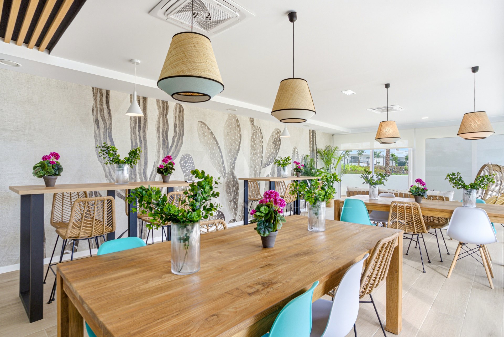 Stylish, southwest facing two bedroom apartment located in the sought-after gated community Acqua Gardens on the New Golden Mile, Estepona