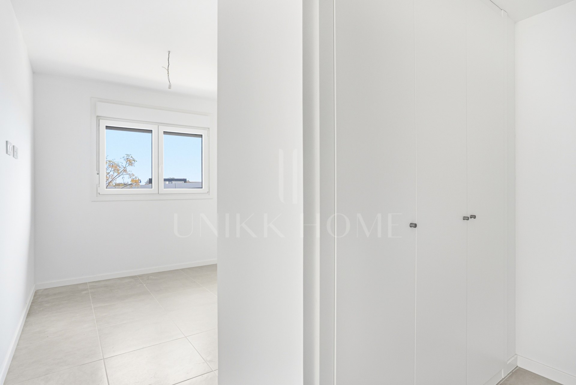 Stylish, southwest facing two bedroom apartment located in the sought-after gated community Acqua Gardens on the New Golden Mile, Estepona