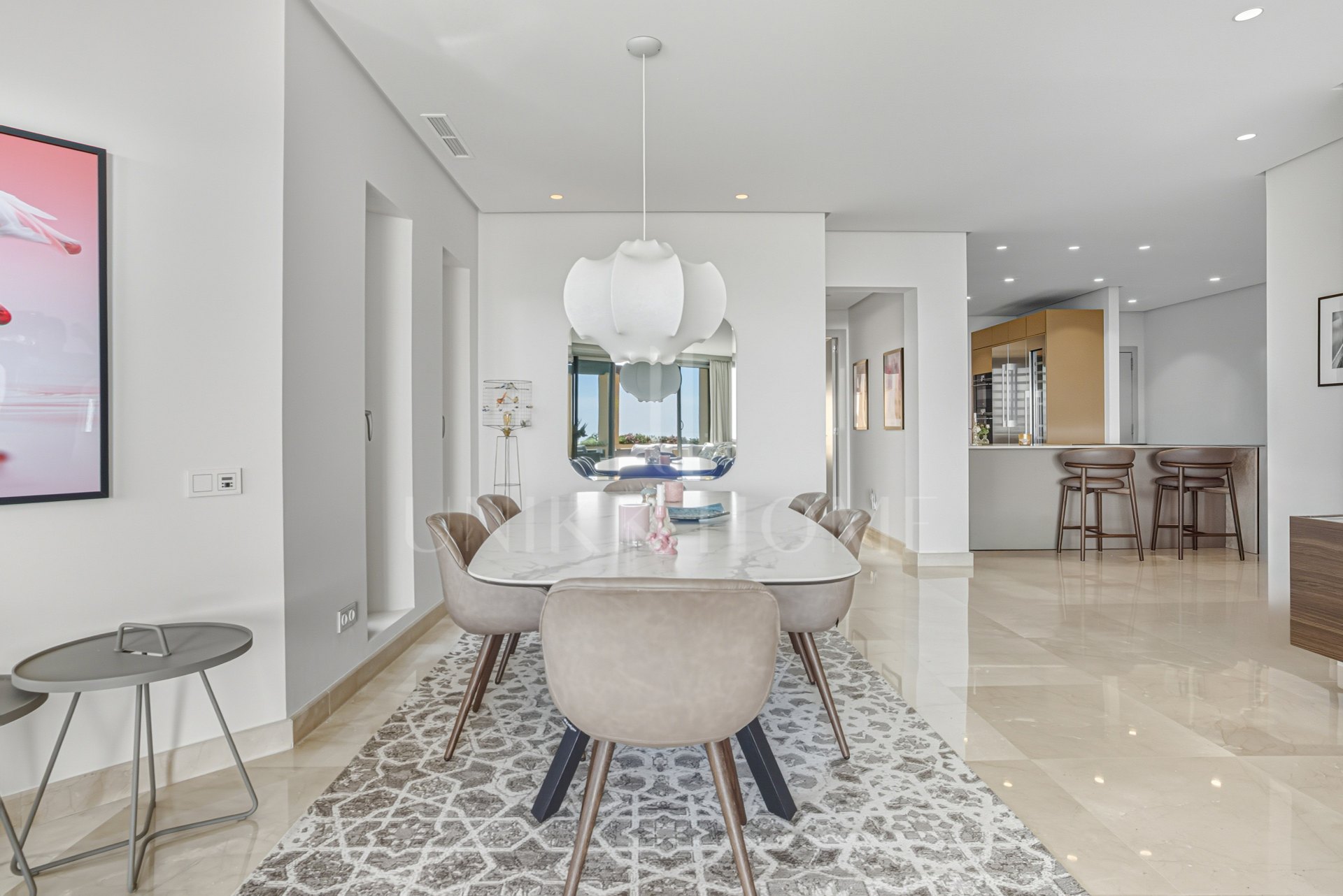 Beautiful, south-west facing, two bedroom penthouse located in the prestigious Mansion Club, Marbella