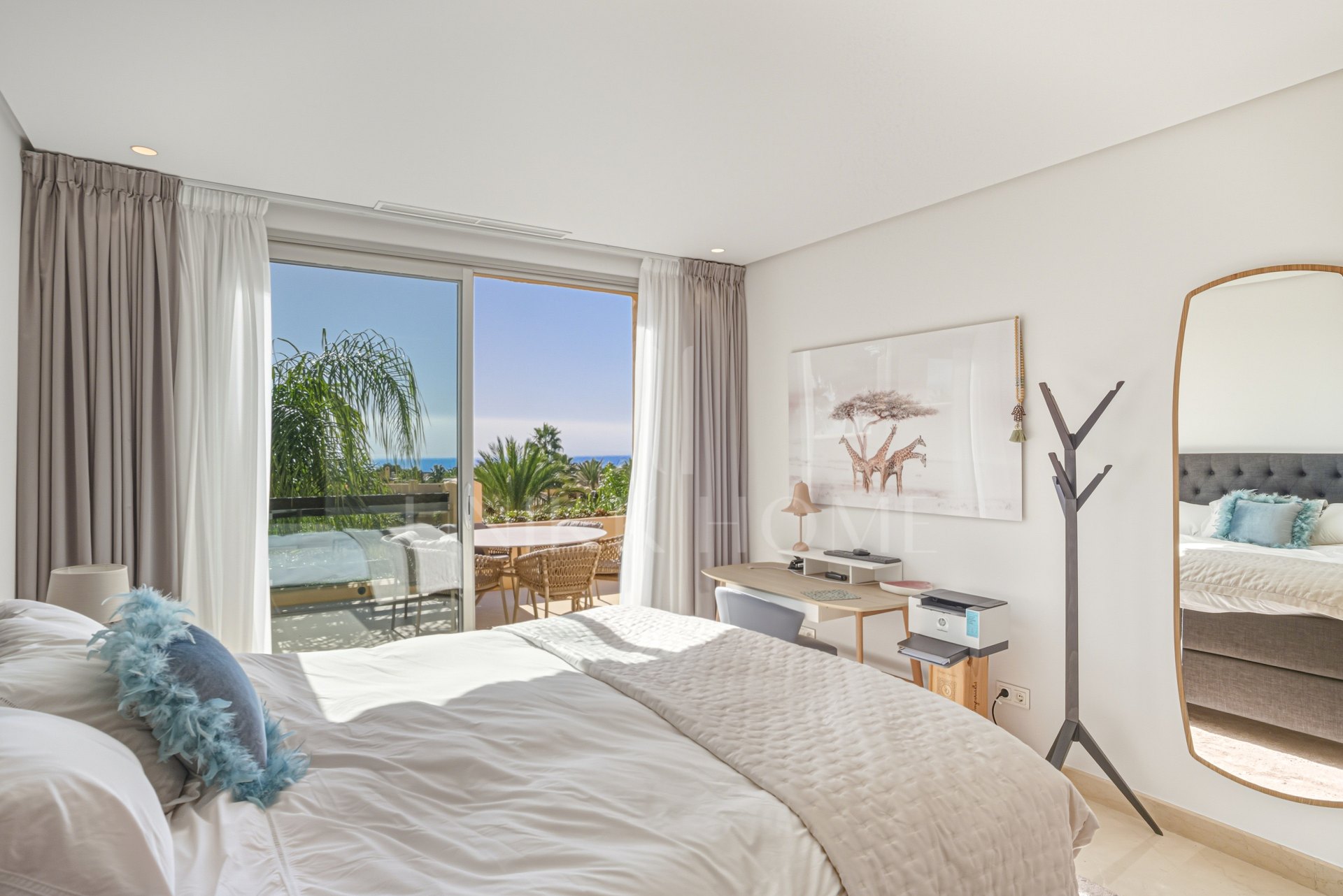 Beautiful, south-west facing, two bedroom penthouse located in the prestigious Mansion Club, Marbella