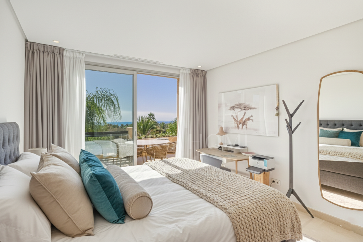 Beautiful, south-west facing, two bedroom penthouse located in the prestigious Mansion Club, Marbella