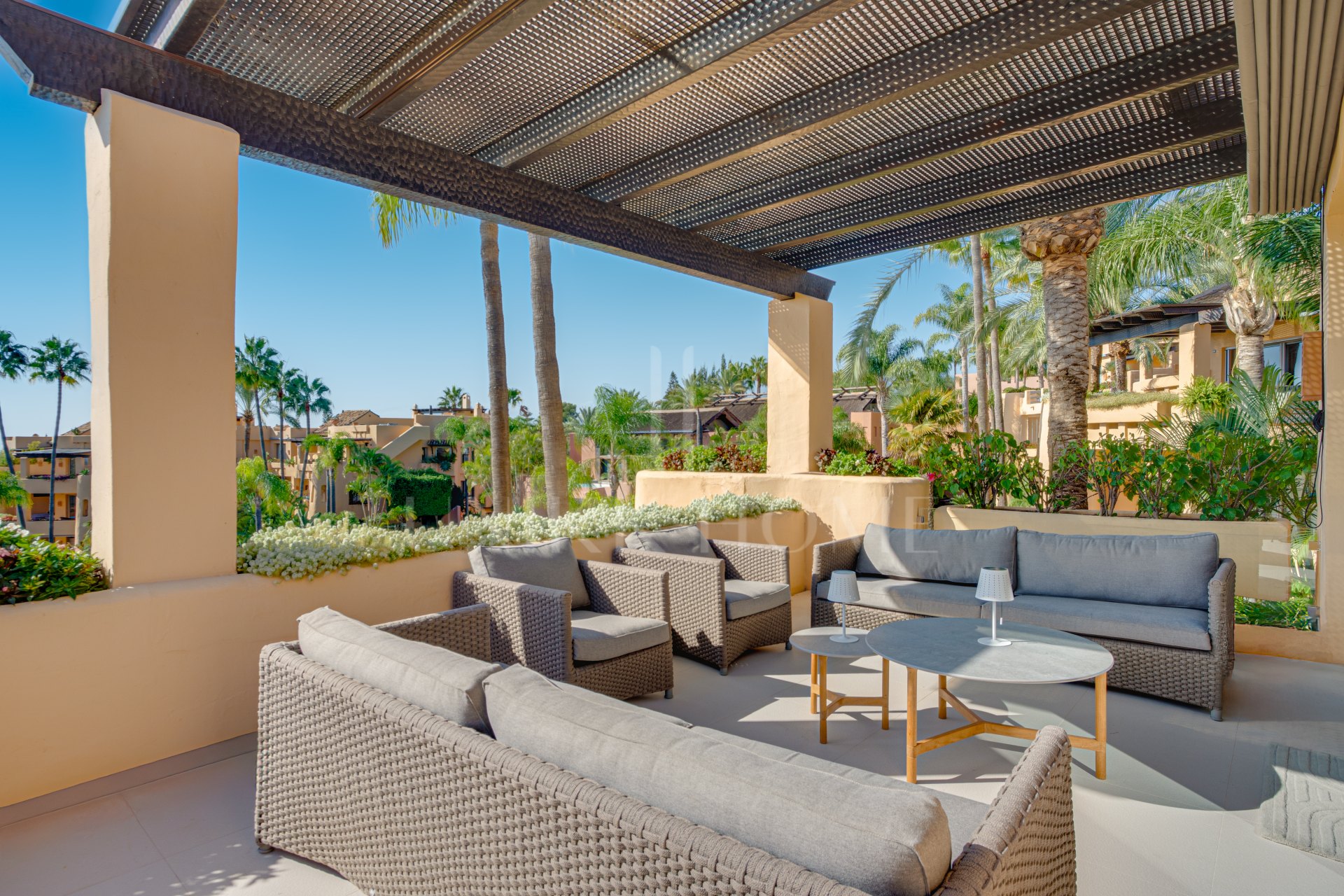 Beautiful, south-west facing, two bedroom penthouse located in the prestigious Mansion Club, Marbella