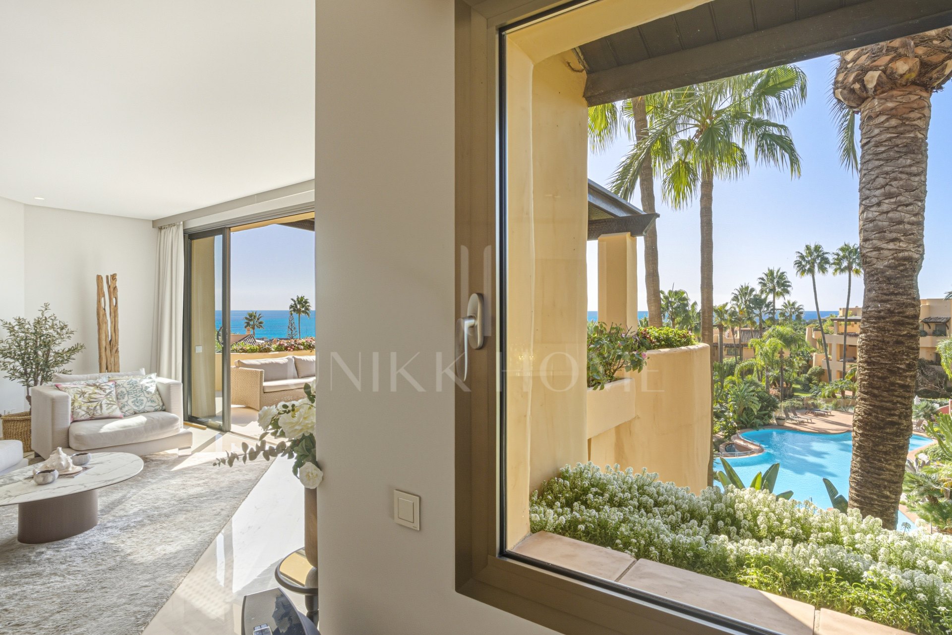 Beautiful, south-west facing, two bedroom penthouse located in the prestigious Mansion Club, Marbella