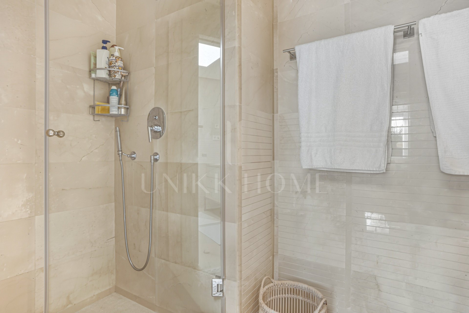 Beautiful, south-west facing, two bedroom penthouse located in the prestigious Mansion Club, Marbella