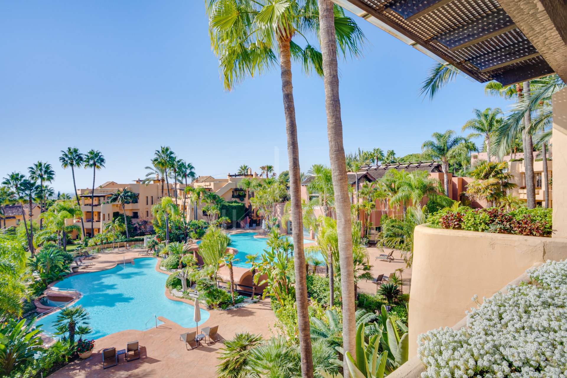 Beautiful, south-west facing, two bedroom penthouse located in the prestigious Mansion Club, Marbella