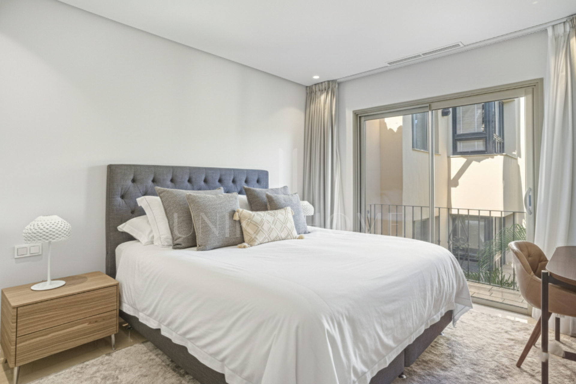 Beautiful, south-west facing, two bedroom penthouse located in the prestigious Mansion Club, Marbella