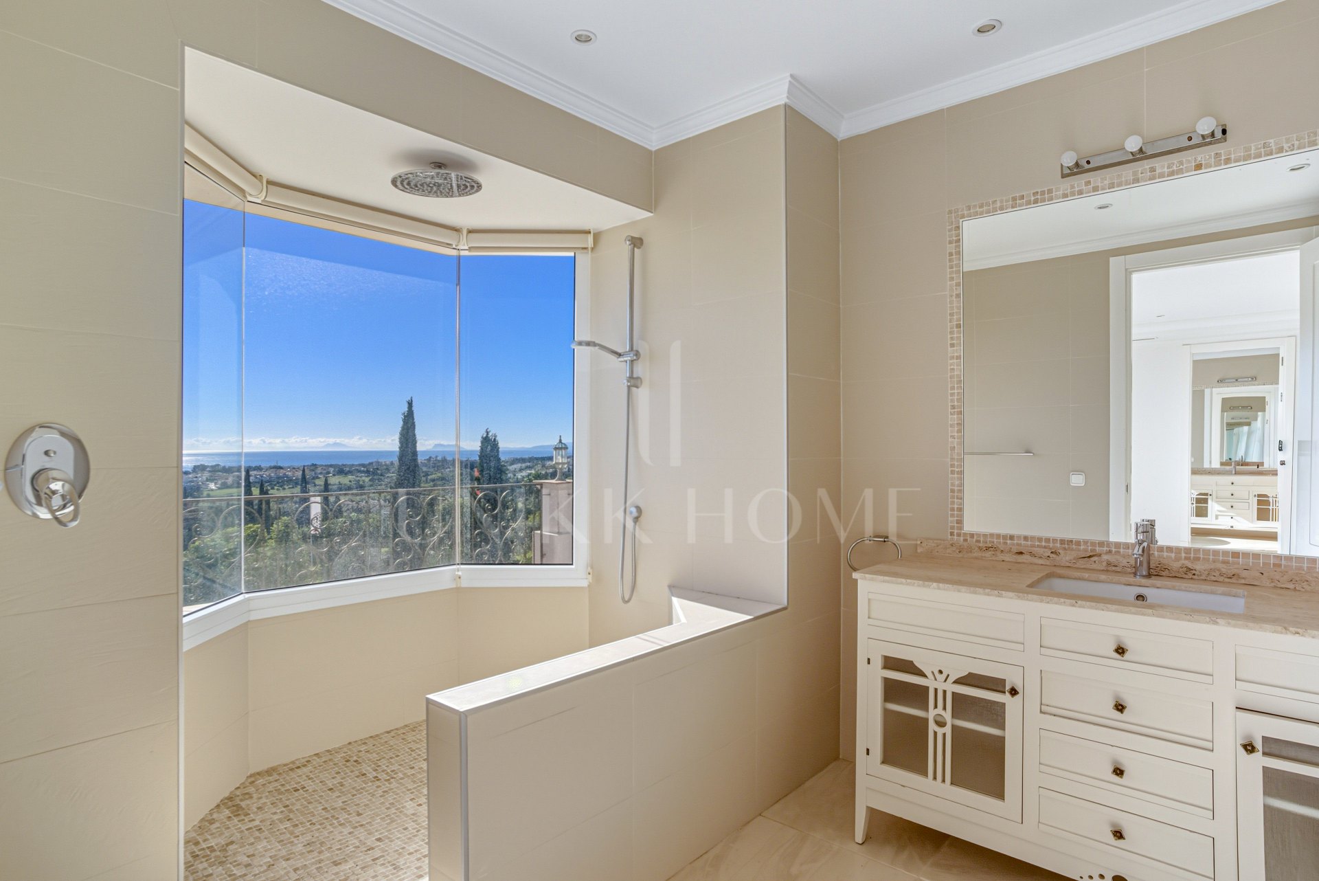 Exceptional eight bedroom, south-facing villa located in the prestigious gated community of Los Flamingos, Benahavis