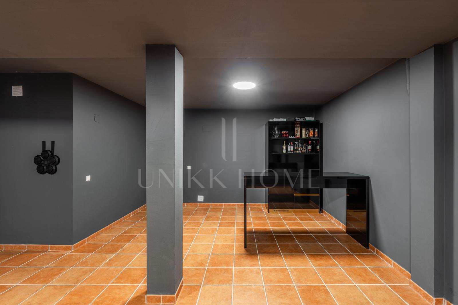 Wonderful three-bedroom townhouse located in the gated community of Agra Residencial, Estepona