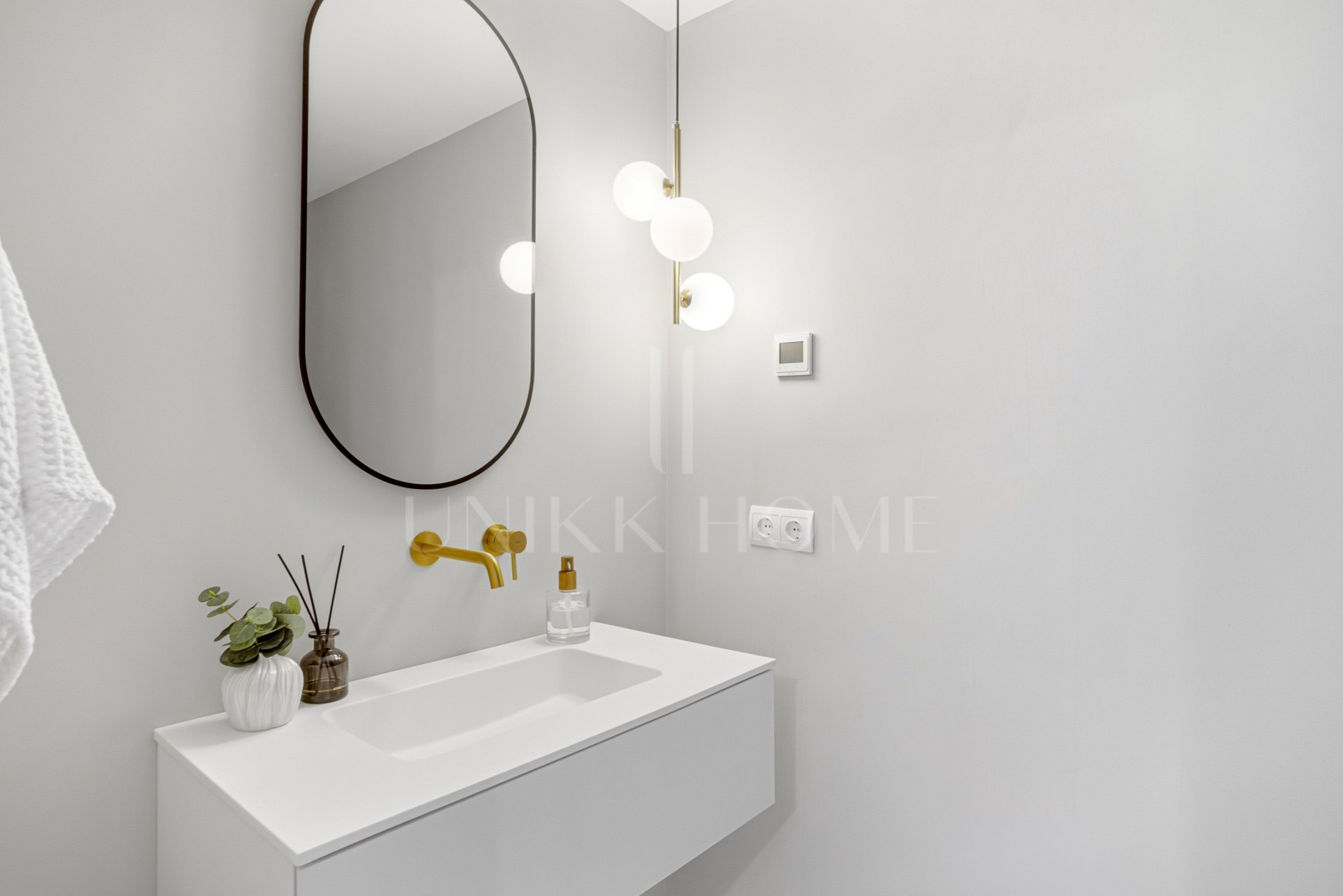 Impeccably refurbished, elevated south east facing ground-floor apartment located in the prestigious La Quinta Golf, Benahavis