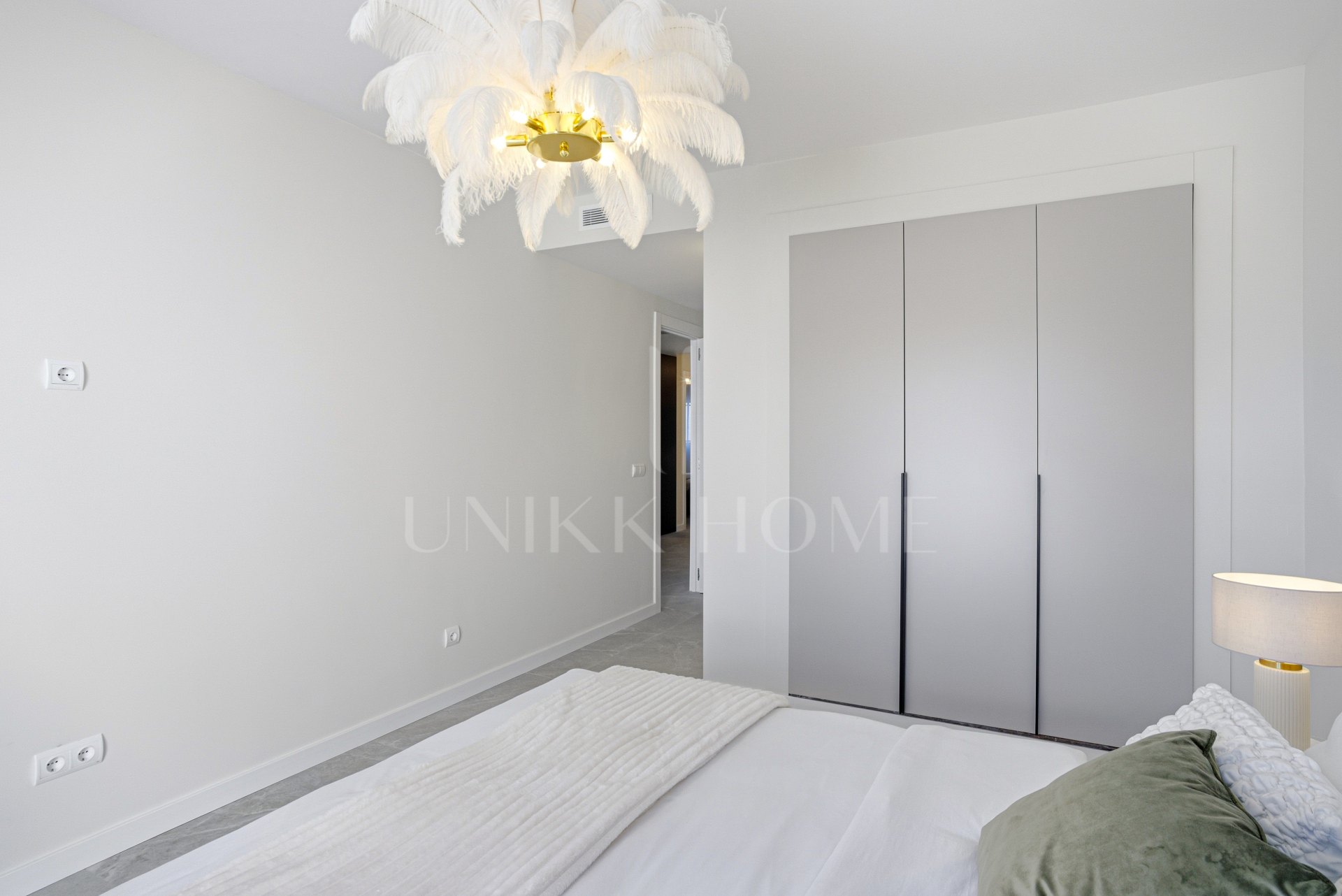 Impeccably refurbished, elevated south east facing ground-floor apartment located in the prestigious La Quinta Golf, Benahavis