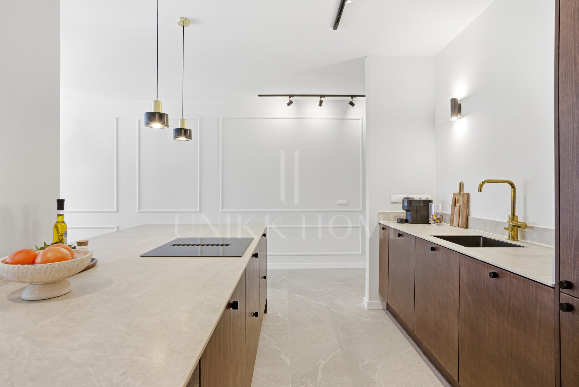 Impeccably refurbished, elevated south east facing ground-floor apartment located in the prestigious La Quinta Golf, Benahavis