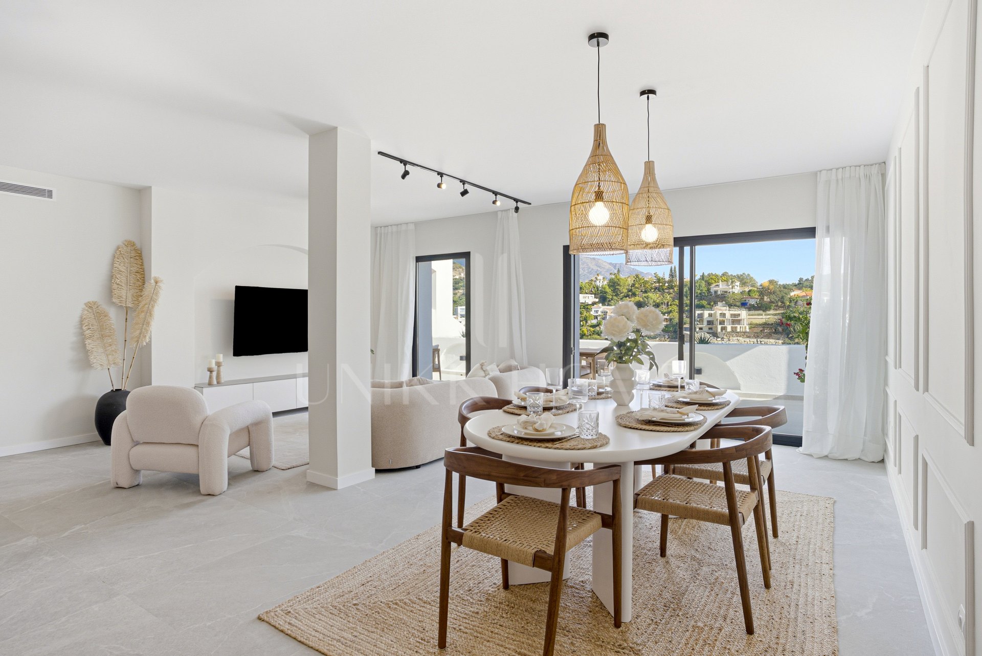 Impeccably refurbished, elevated south east facing ground-floor apartment located in the prestigious La Quinta Golf, Benahavis