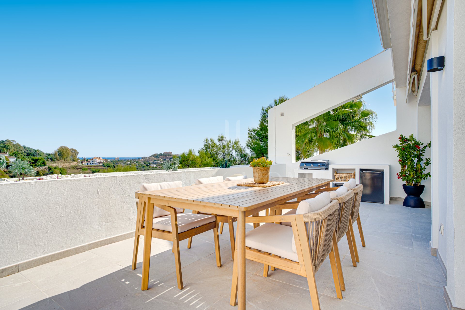 Impeccably refurbished, elevated south east facing ground-floor apartment located in the prestigious La Quinta Golf, Benahavis