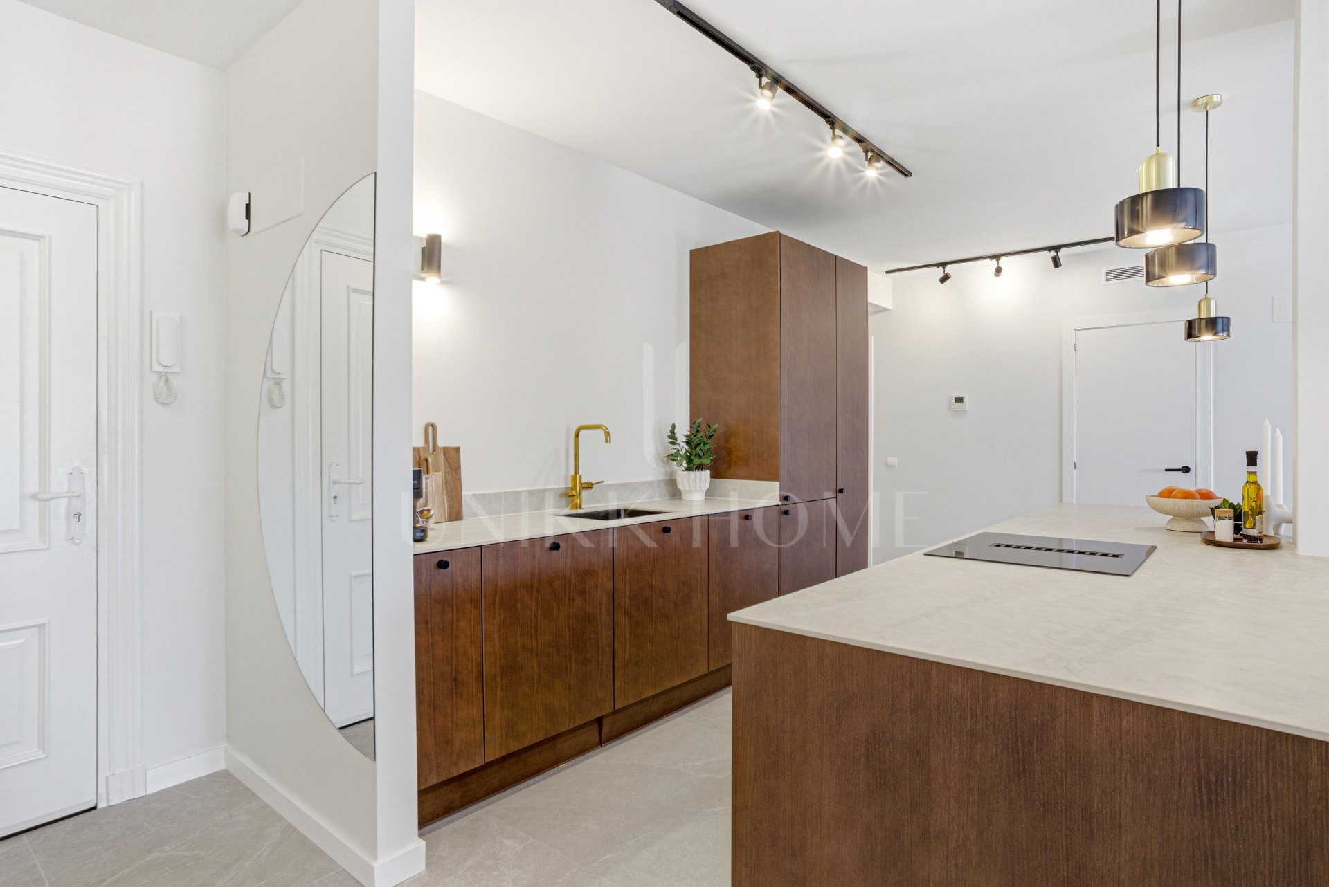 Impeccably refurbished, elevated south east facing ground-floor apartment located in the prestigious La Quinta Golf, Benahavis