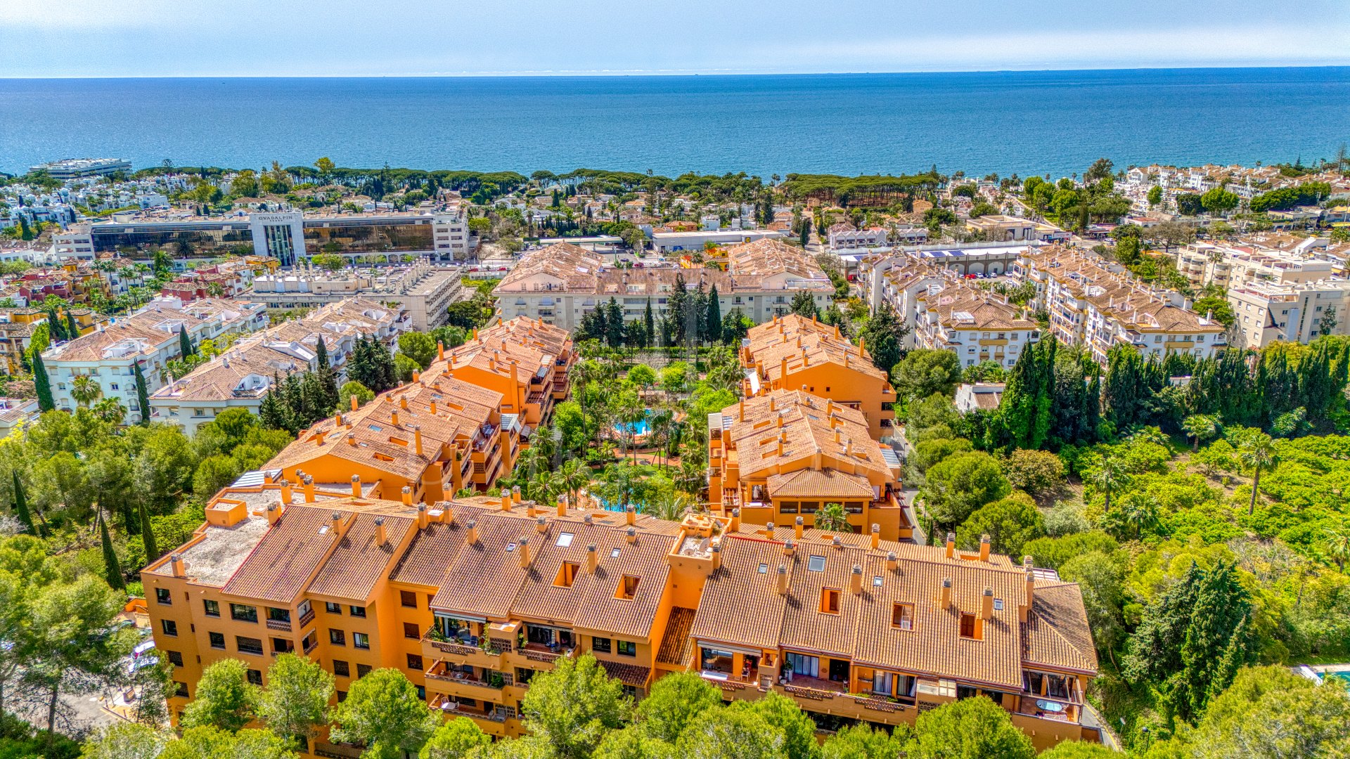 Bonito apartamento de tres dormitorios situado en el corazón de la Milla de Oro de Marbella