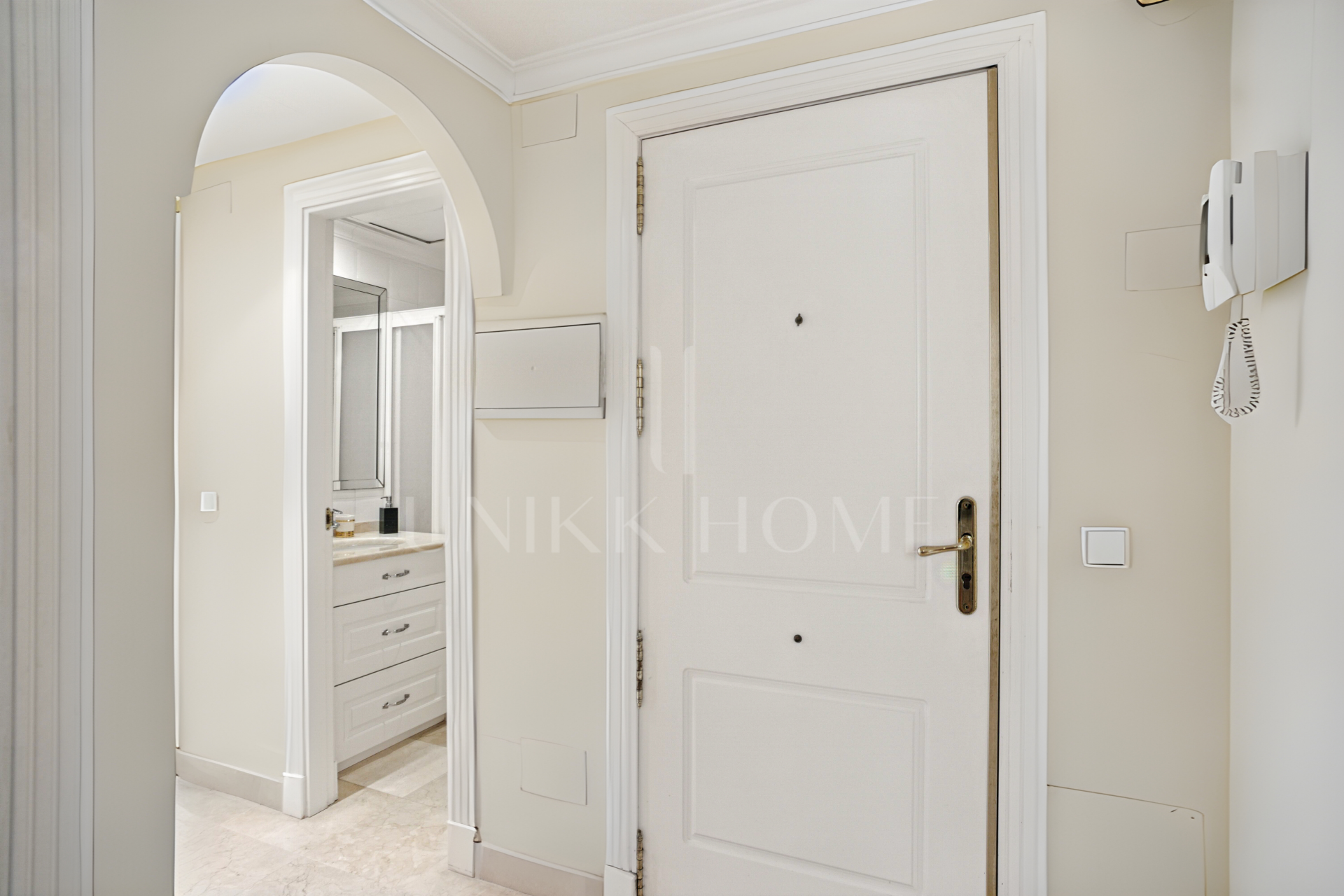 Exclusivo Apartamento de dos dormitorios con vistas al mar en La Herradura, Marbella