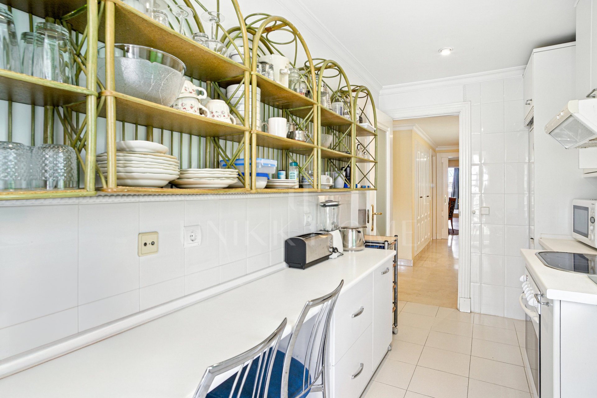 Exclusivo Apartamento de dos dormitorios con vistas al mar en La Herradura, Marbella