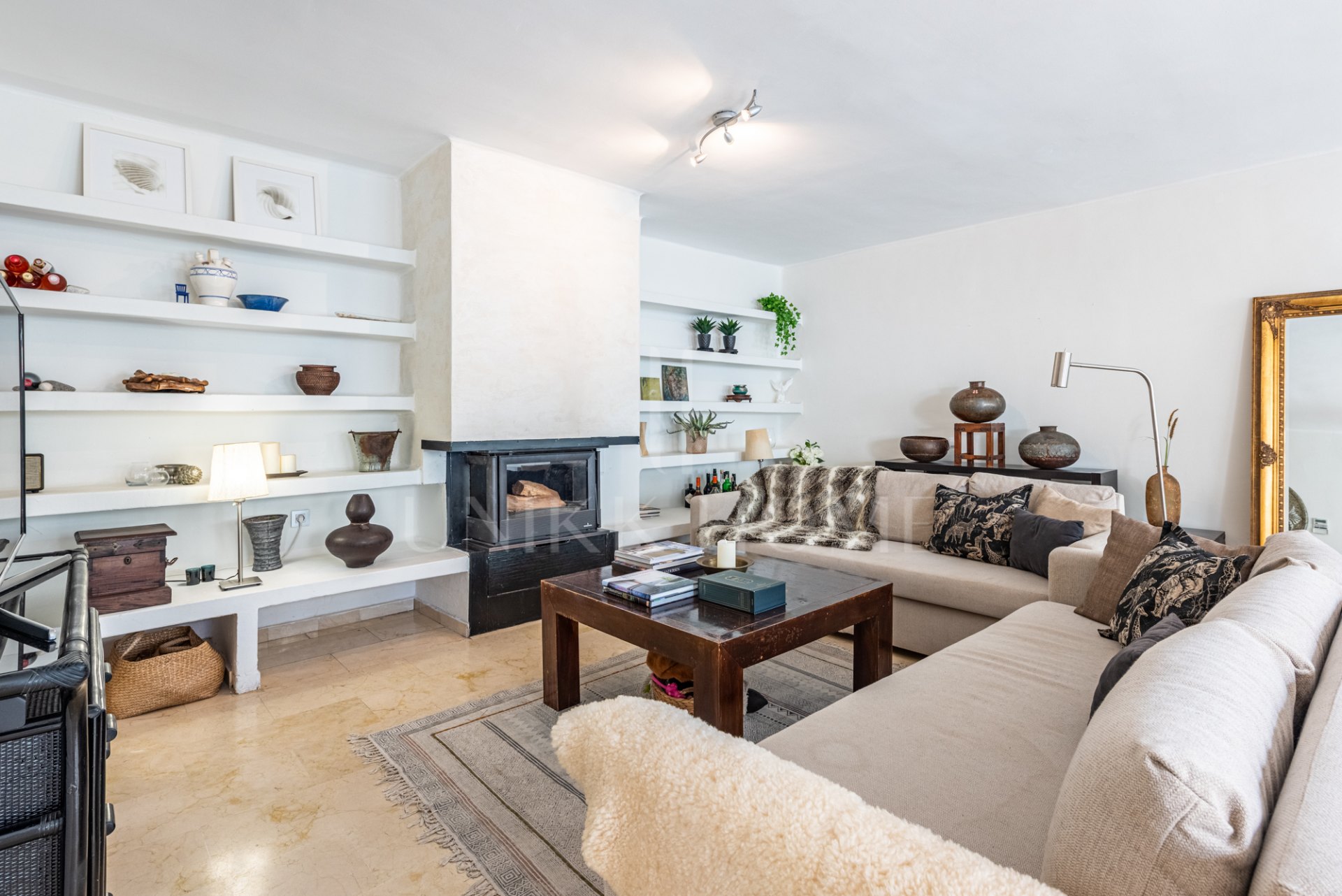 Beautiful two bedroom ground floor apartment, located in the sought-after Birdie Club community in Río Real, Marbella