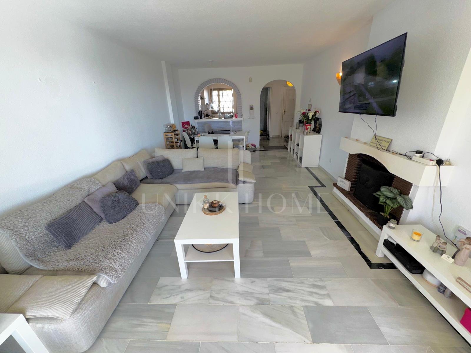 Fantastic two-bedroom, southwest-facing first-floor apartment in Calahonda with beautiful sea views