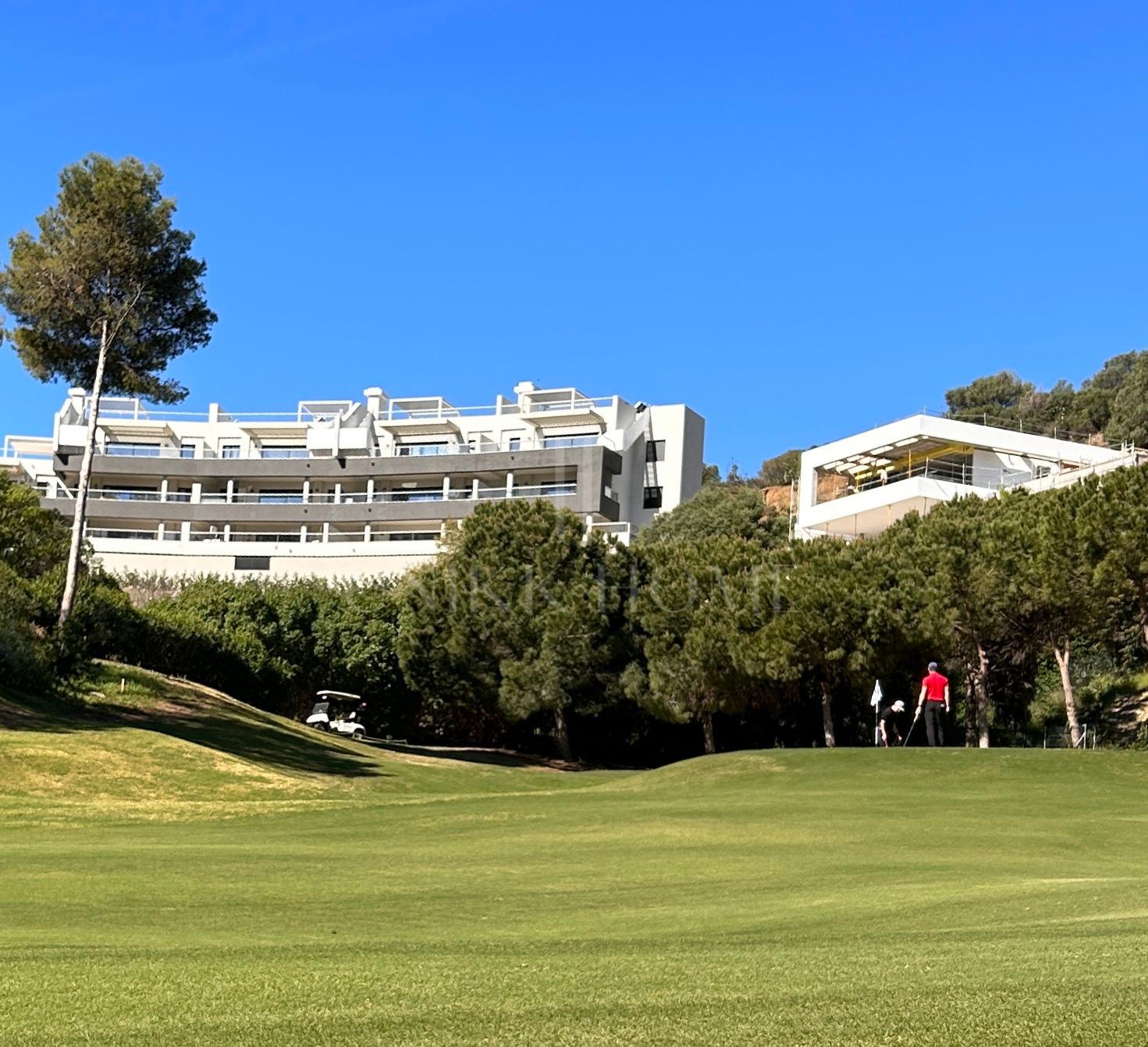 Elegant three bedroom, apartment located in a gated community of La Quinta Golf, Benahavis