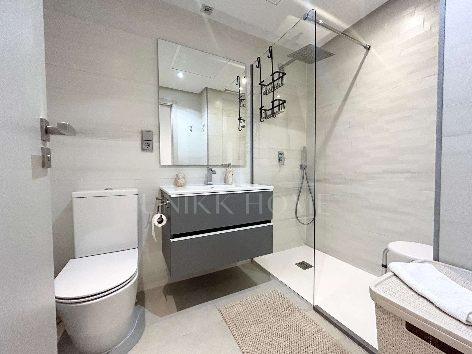 Elegant three bedroom, apartment located in a gated community of La Quinta Golf, Benahavis