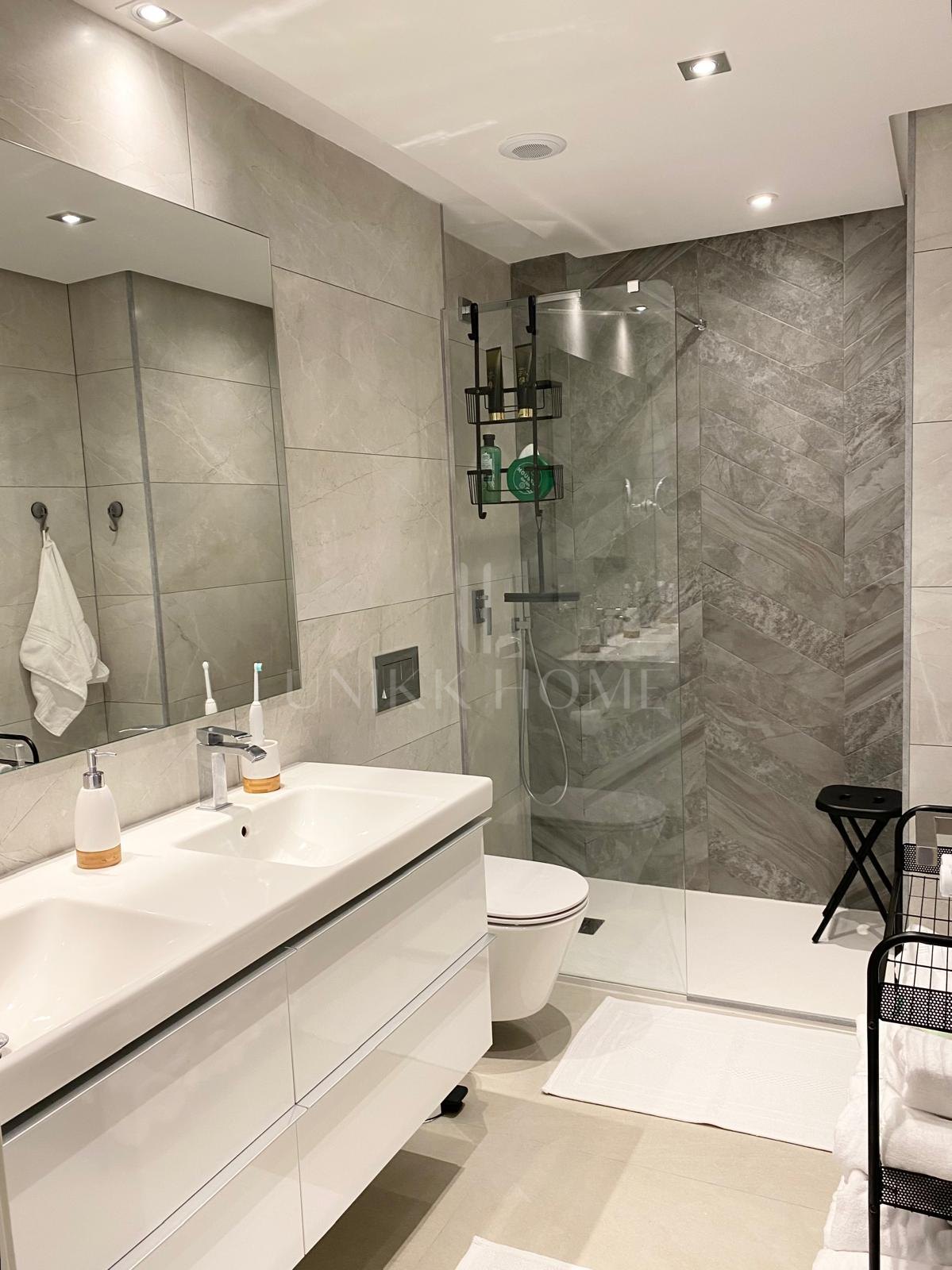 Elegant three bedroom, apartment located in a gated community of La Quinta Golf, Benahavis