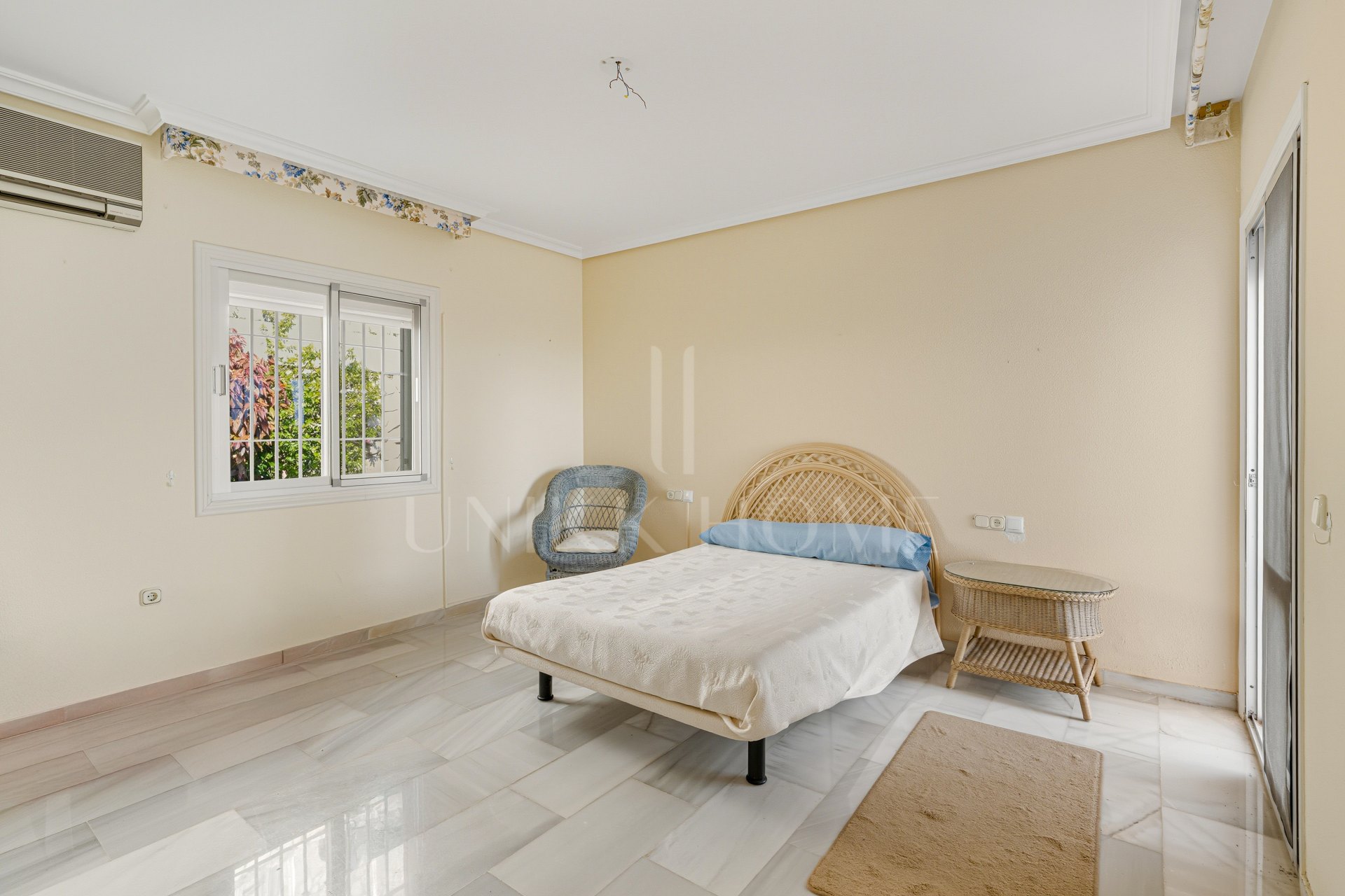 Excellent Reform Opportunity - Beautiful south facing, three bedroom Villa located in Riviera del Sol, Mijas Costa