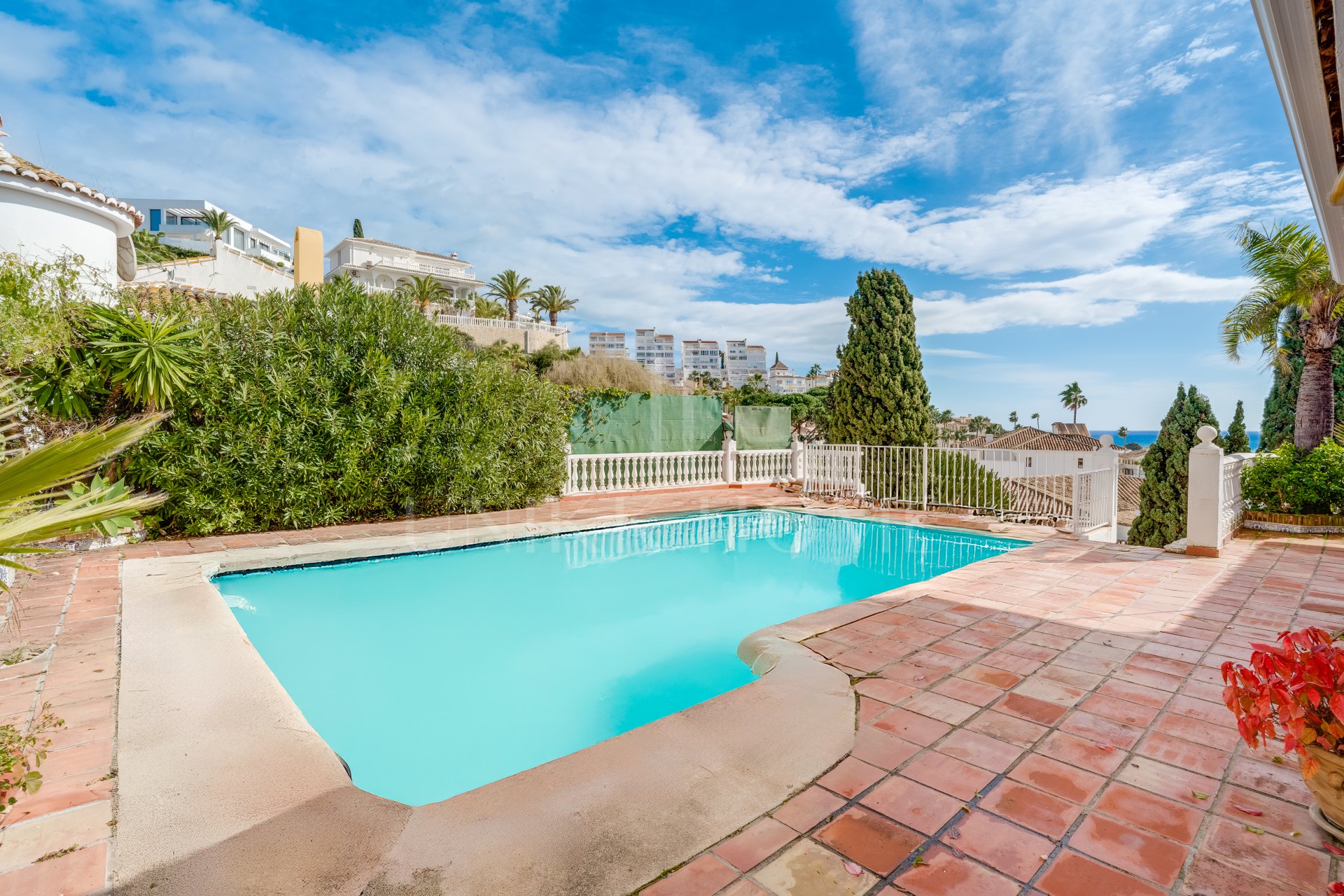 Excellent Reform Opportunity - Beautiful south facing, three bedroom Villa located in Riviera del Sol, Mijas Costa